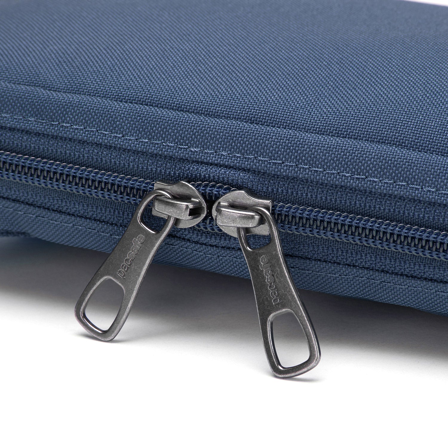 Pacsafe® RFIDsafe™ RFID blocking tech crossbody、mySite、garagedoors4me