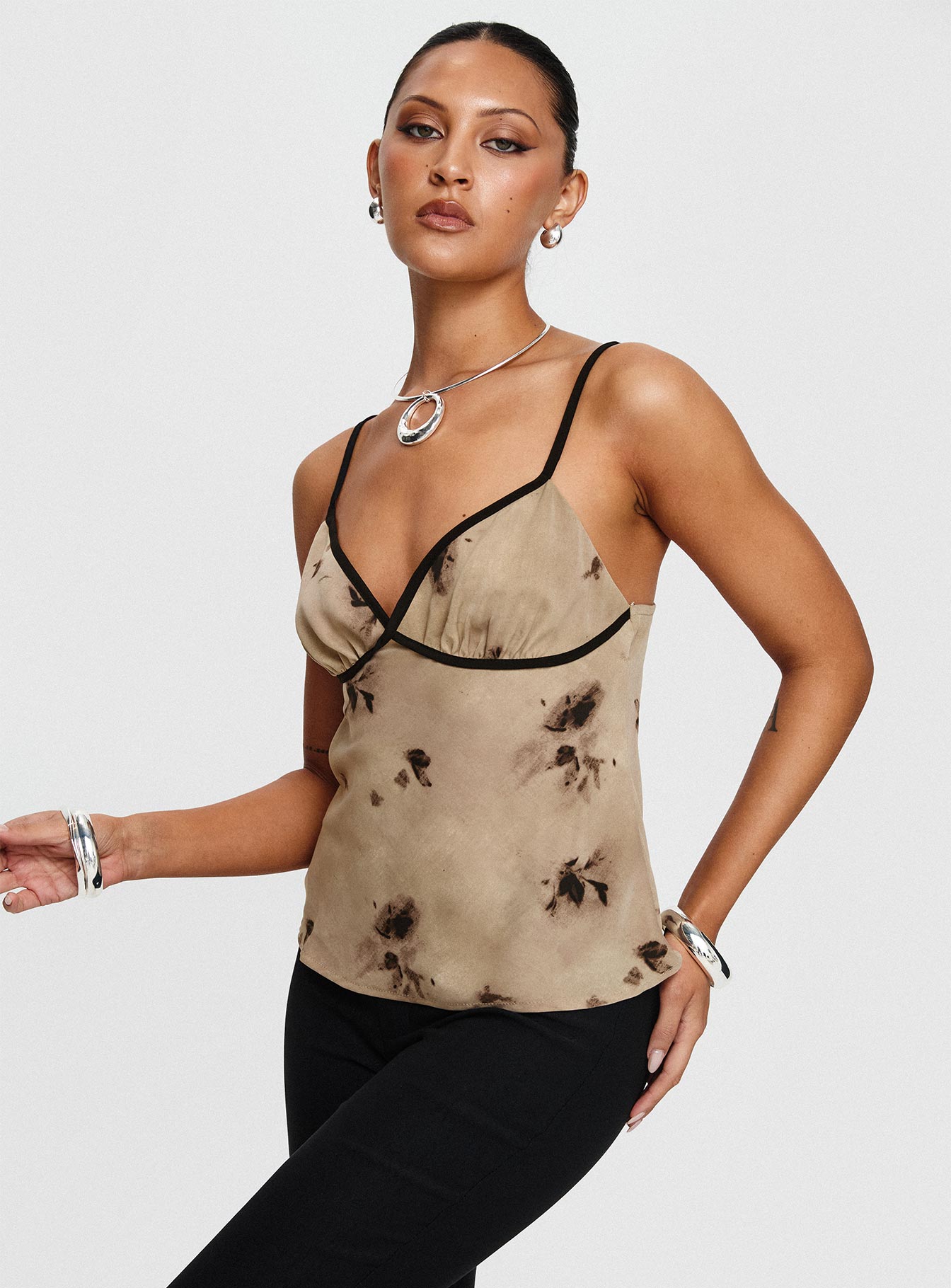 Evaa Top Beige、mySite、solidvoid