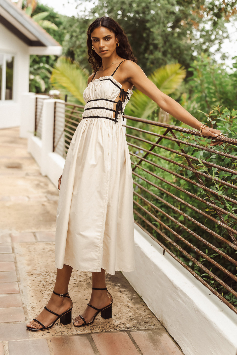 {product_title} - {shop_name}