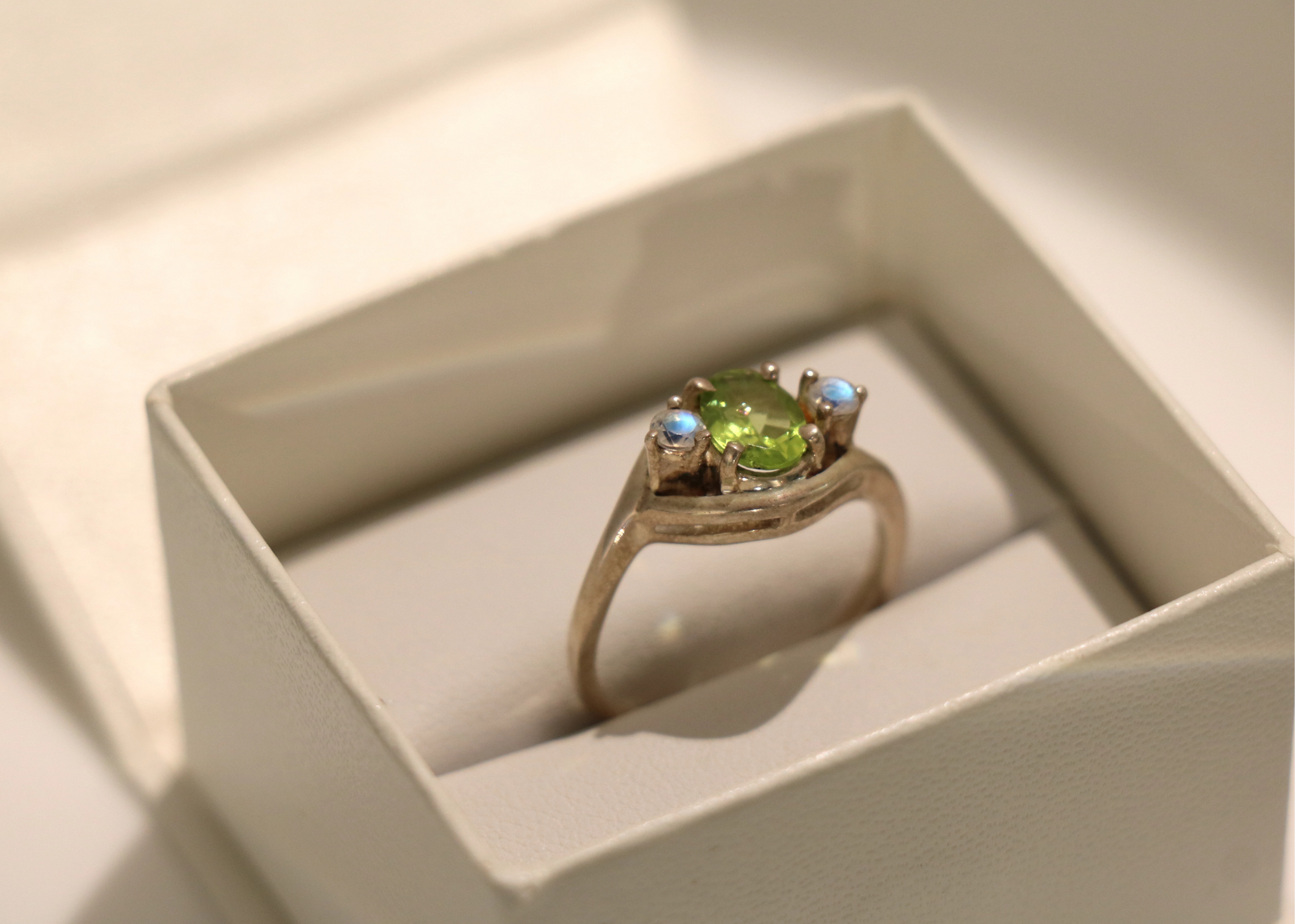 Faceted Peridot & Rainbow Moonstone Ring (Sterling Silver)、mySite、topwebapps