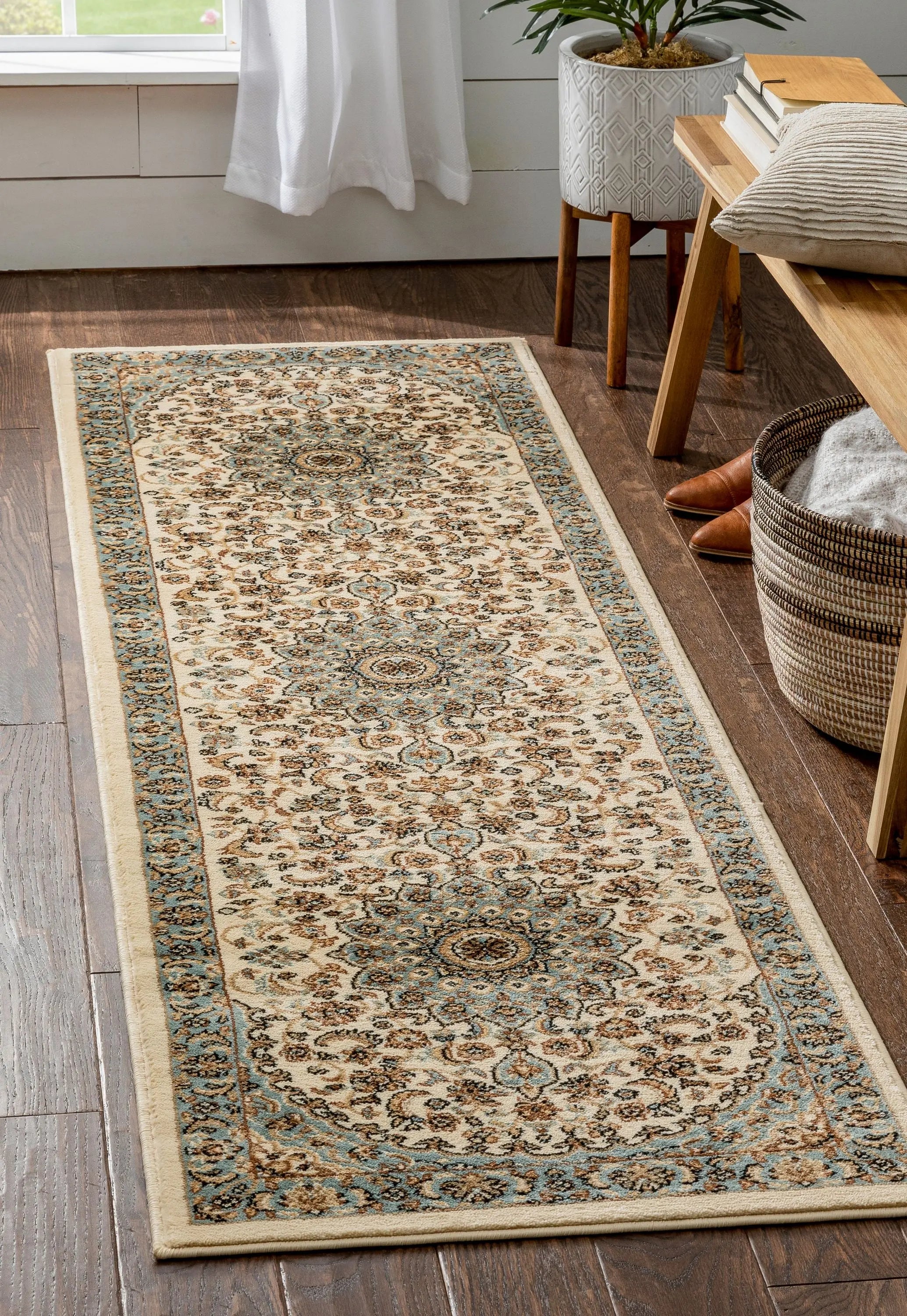Aviva Ivory Traditional Rug、mySite、gigharbornorthrealestate