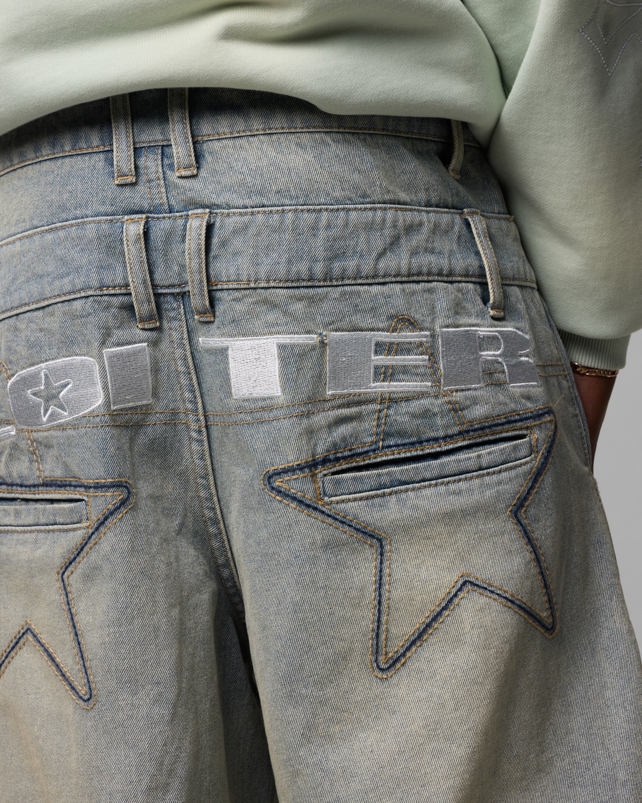 {product_title} - {shop_name}