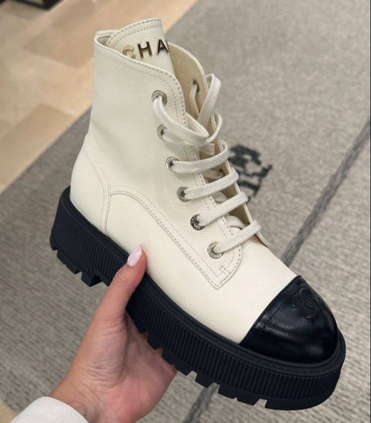 CHANEL white boots Fall-Winter 23/24、mySite、garminoutage.com