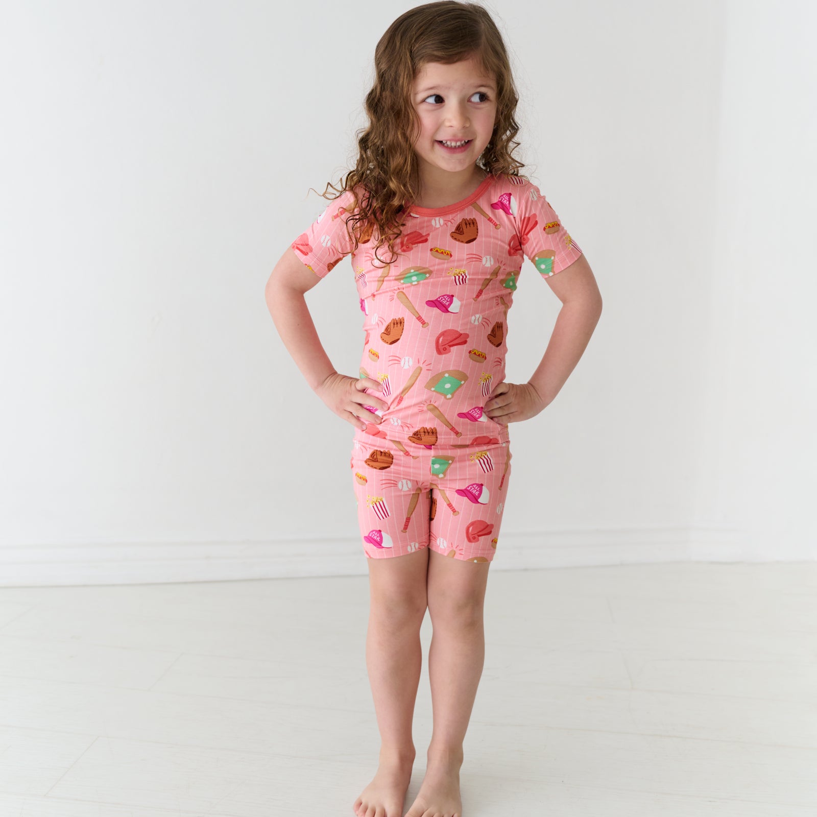 Pink All Stars Two-Piece Short Sleeve & Shorts Pajama Set、mySite、g9winljtr