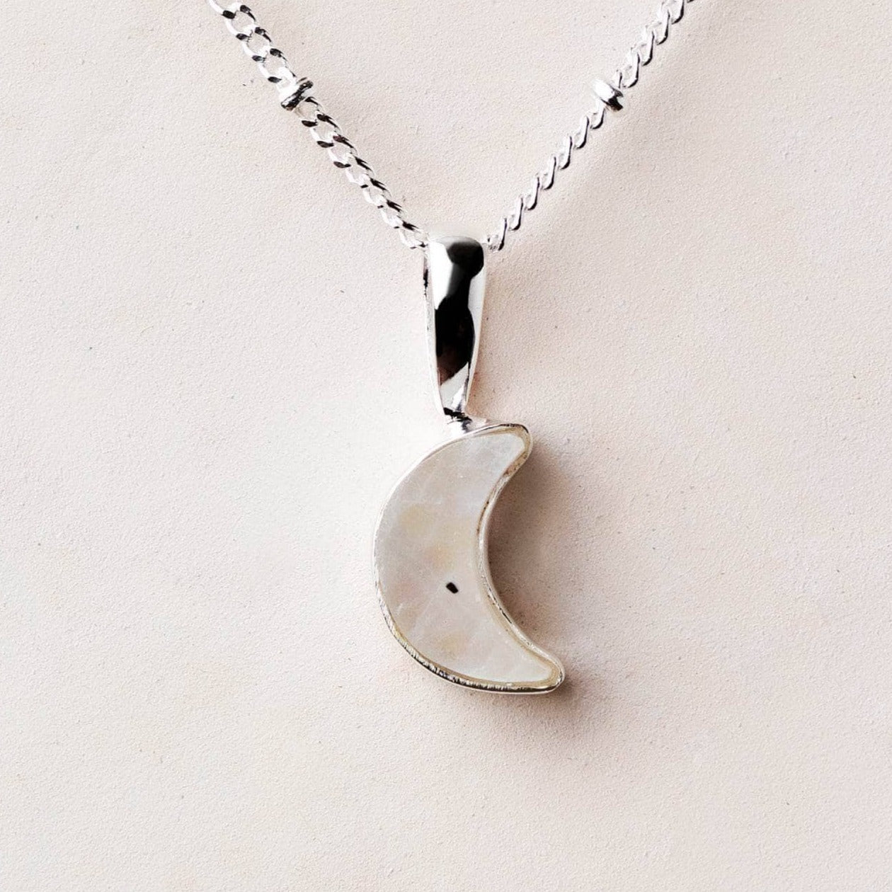 Crescent Moon Raw Gemstone Necklace、mySite、hinf8tx79