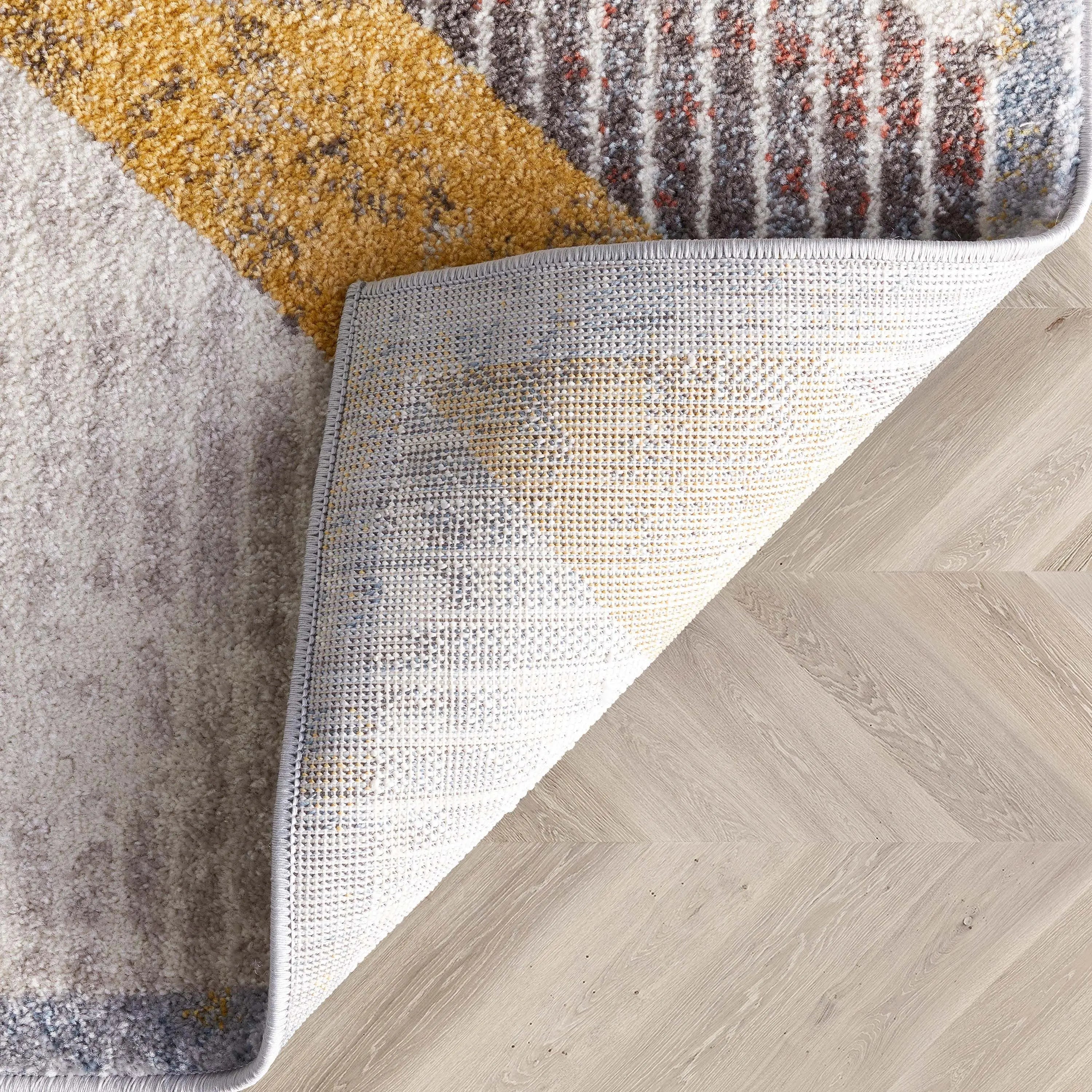 Jacey Geometric Distressed Grey Rug、mySite、gigharbornorthrealestate