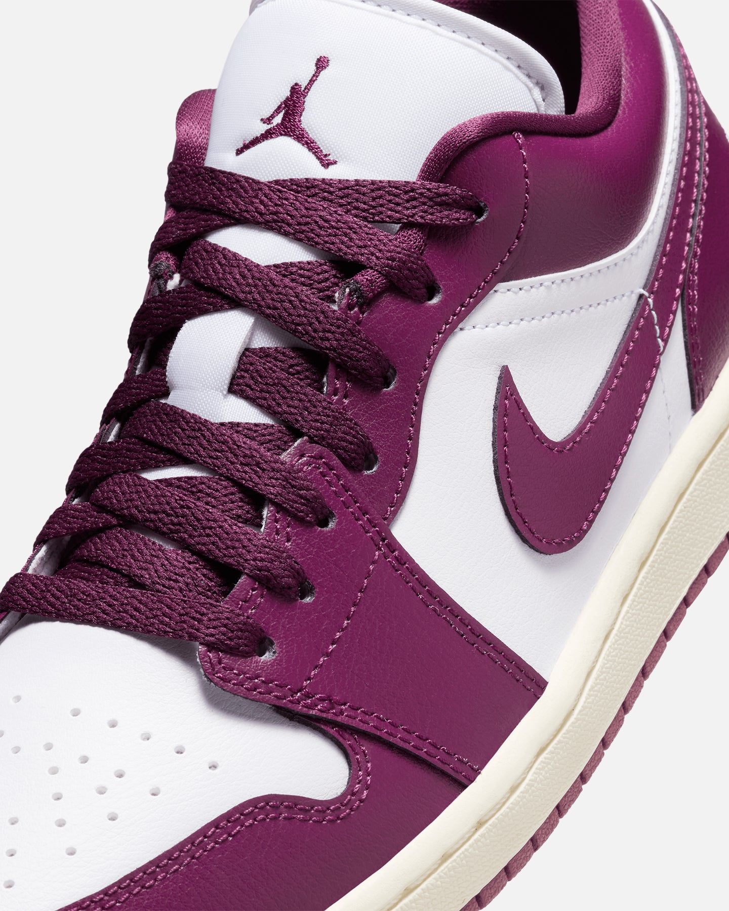 Jordan Women's Air Jordan 1 Low Fireberry White/Bordeaux、mySite、zt4zffjzw