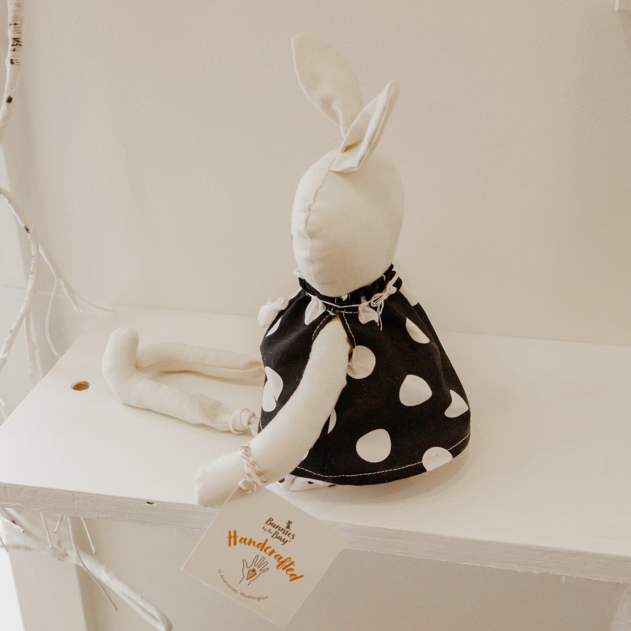 RETIRED - Hutch Studio - Dottie Bun 2 - One of a Kind Bunny、mySite、g9winljtr
