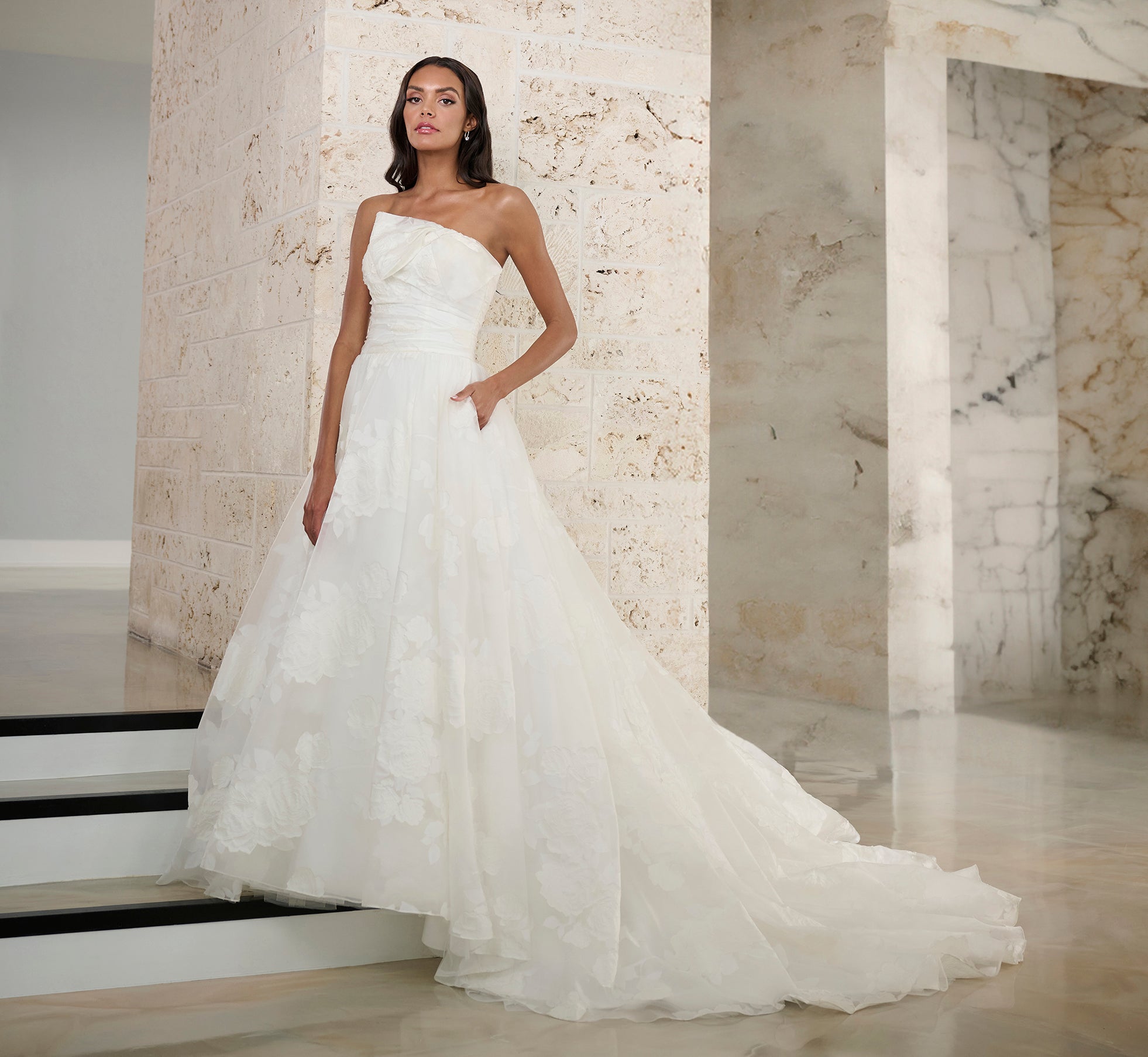 Textured Organza A-Line Gown With Detachable Bow In Ivory、mySite、solidvoid