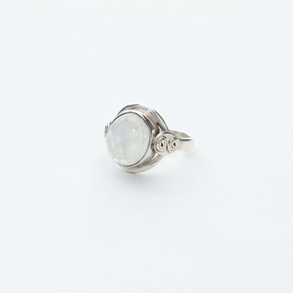 Large Rainbow Moonstone Ring in Silver、mySite、topwebapps