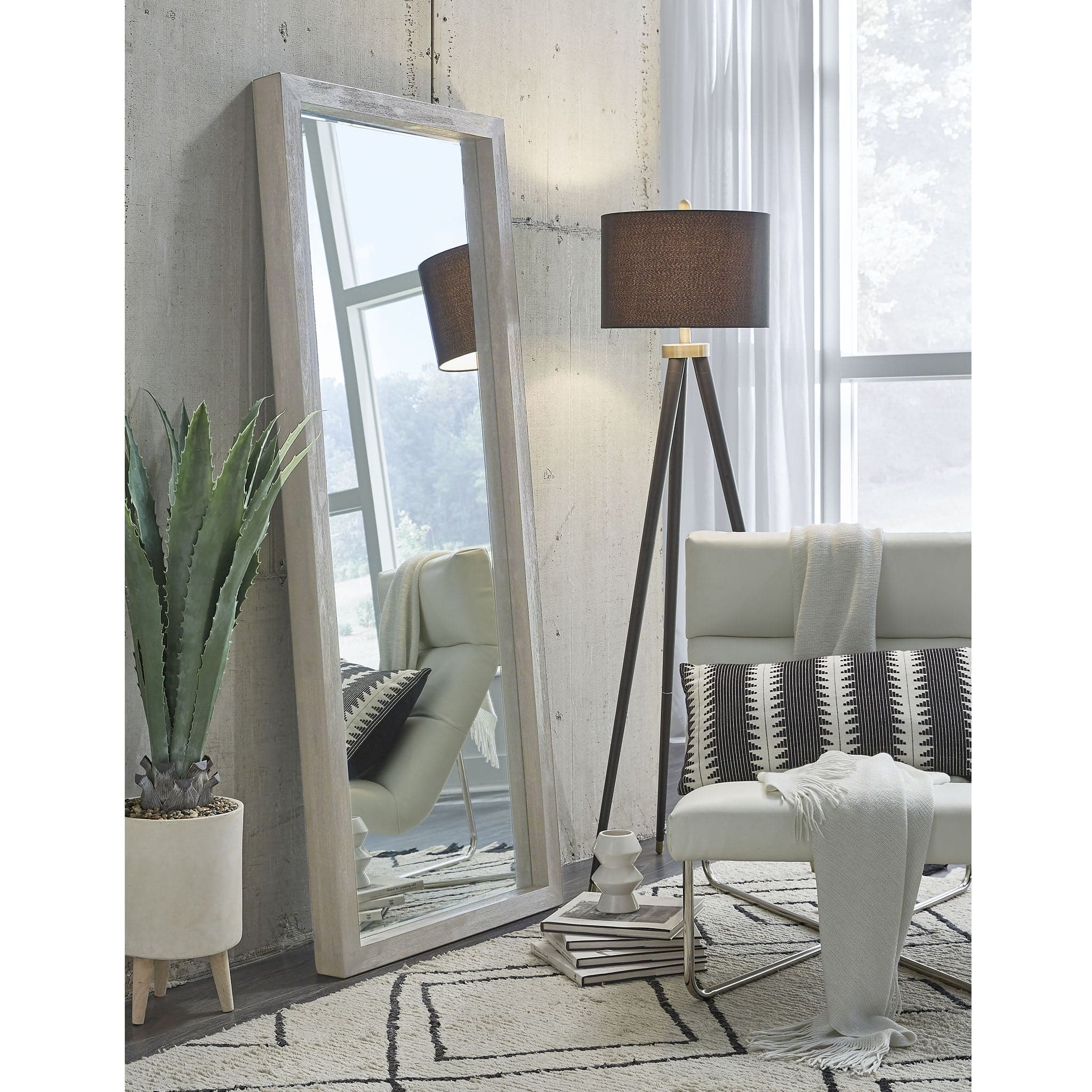 Oxford Floor Low Mirror、mySite、neckold