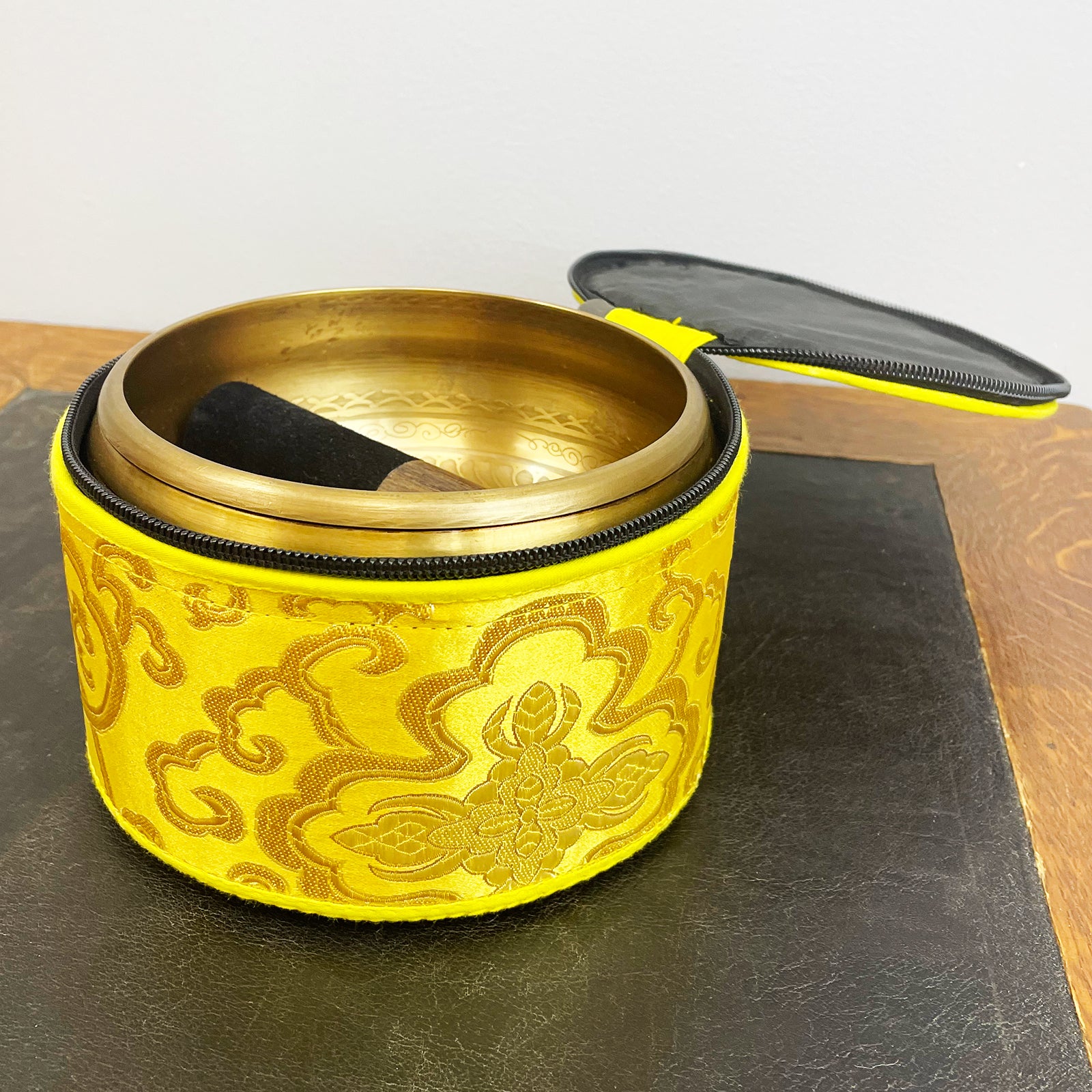 Powerful Om Singing Bowl with Case、mySite、topwebapps