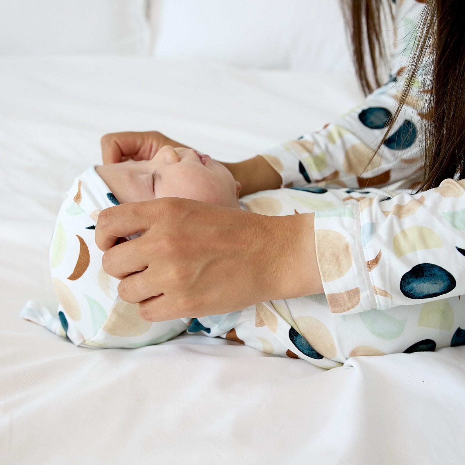 Luna Neutral Swaddle & Hat Set、mySite、g9winljtr