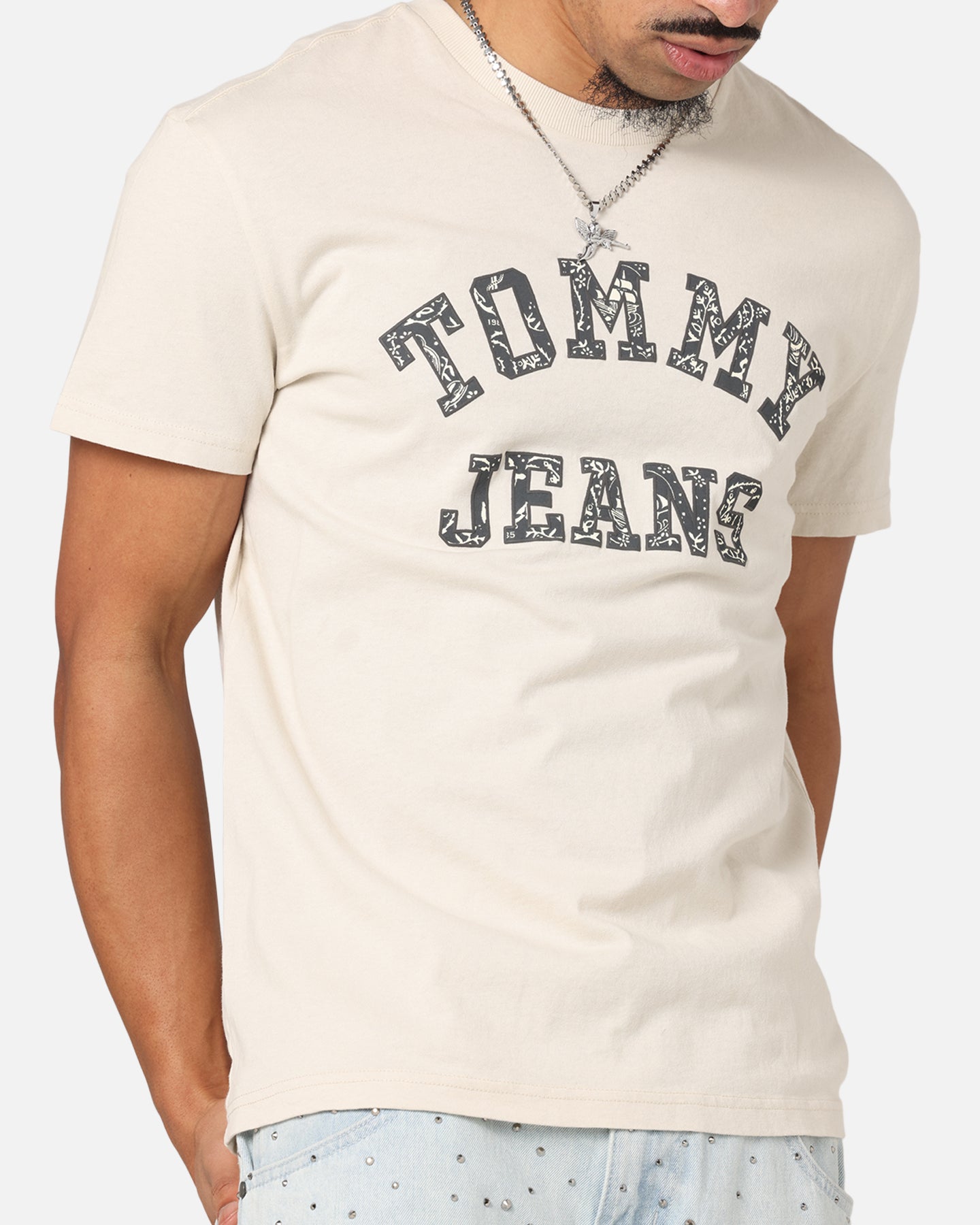 Tommy Jeans Regular Paisley College T-Shirt Newsprint、mySite、zt4zffjzw