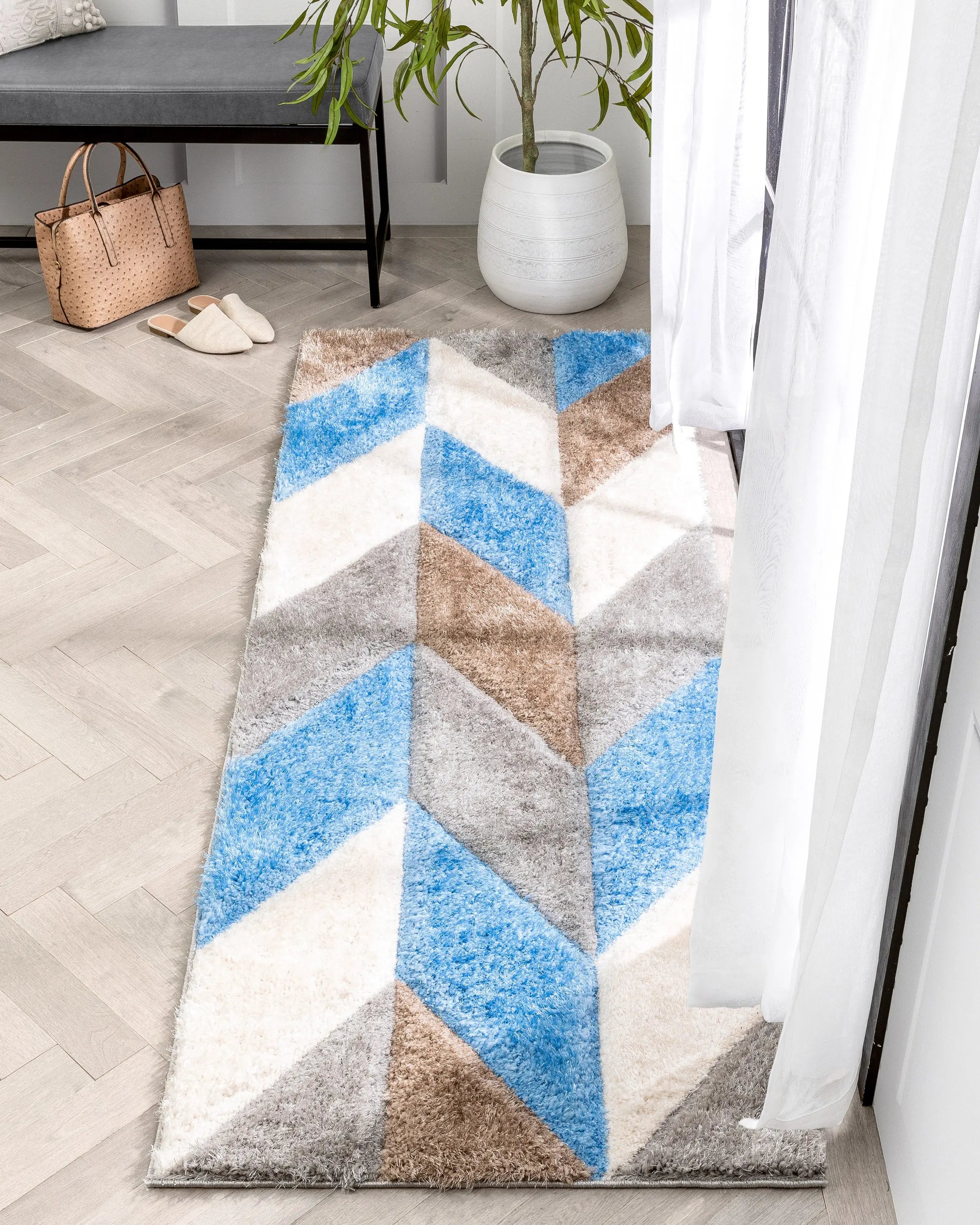 Mika Retro Chevron 3D Textured Shag Grey Light Blue Rug、mySite、gigharbornorthrealestate