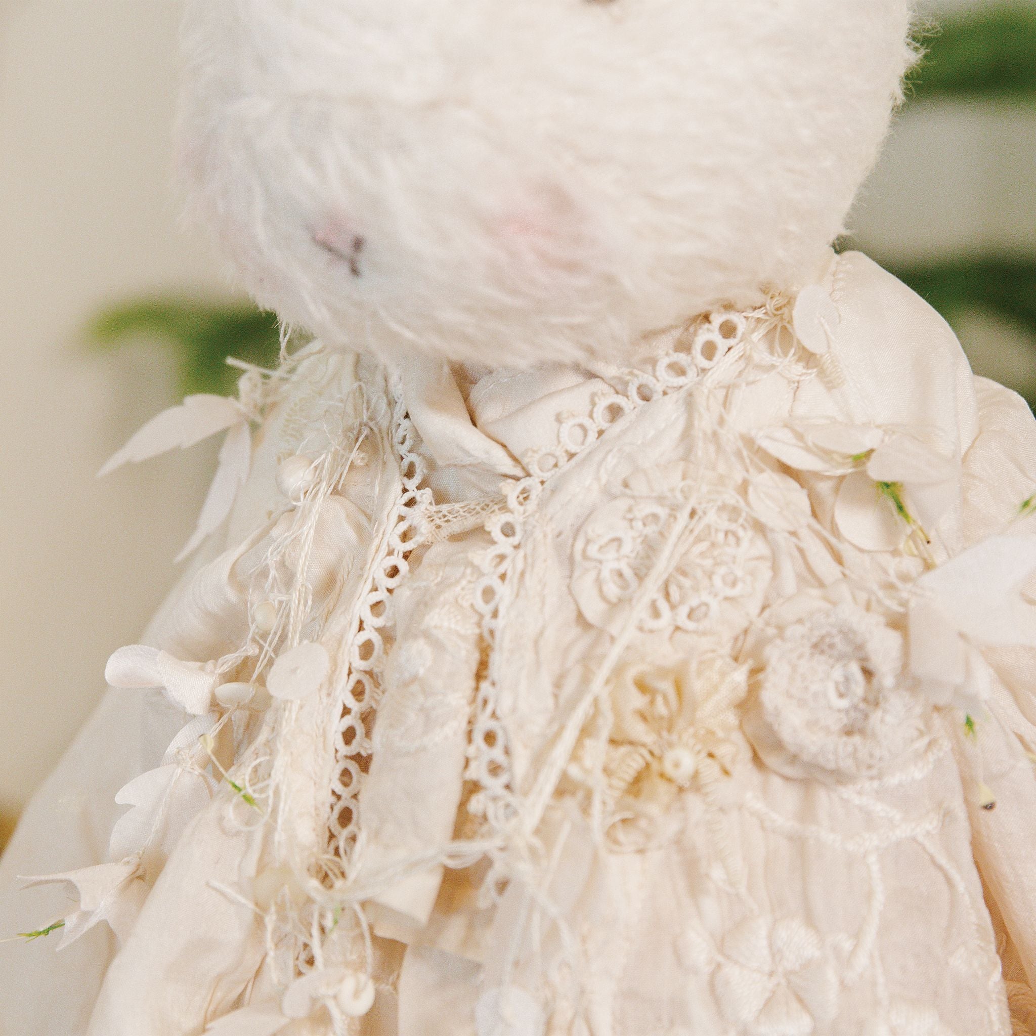 RETIRED - Hutch Studio - Della Delicate - Hand-Crafted Cream Mohair Bunny、mySite、g9winljtr