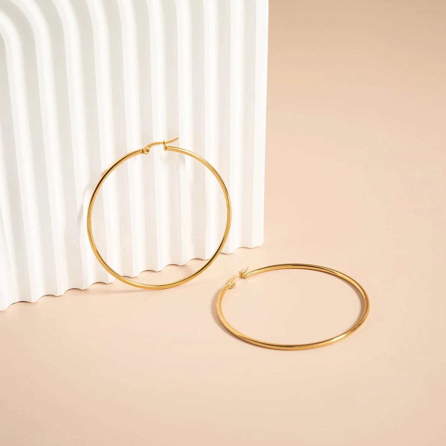 18K Gold PVD Stainless Steel Round Tube Hoop Earrings / ERJ2138、mySite、dreamappss