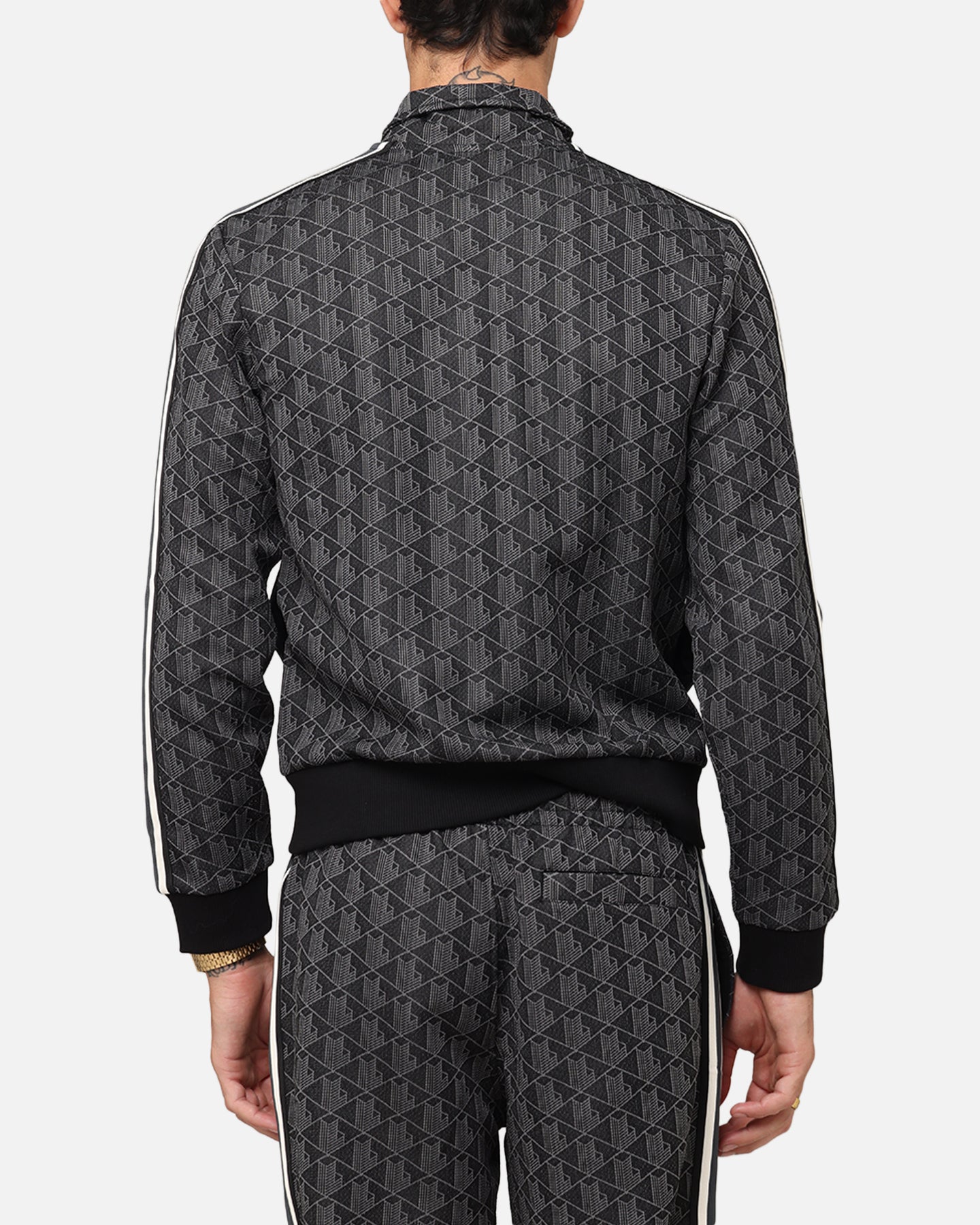 {product_title} - {shop_name}