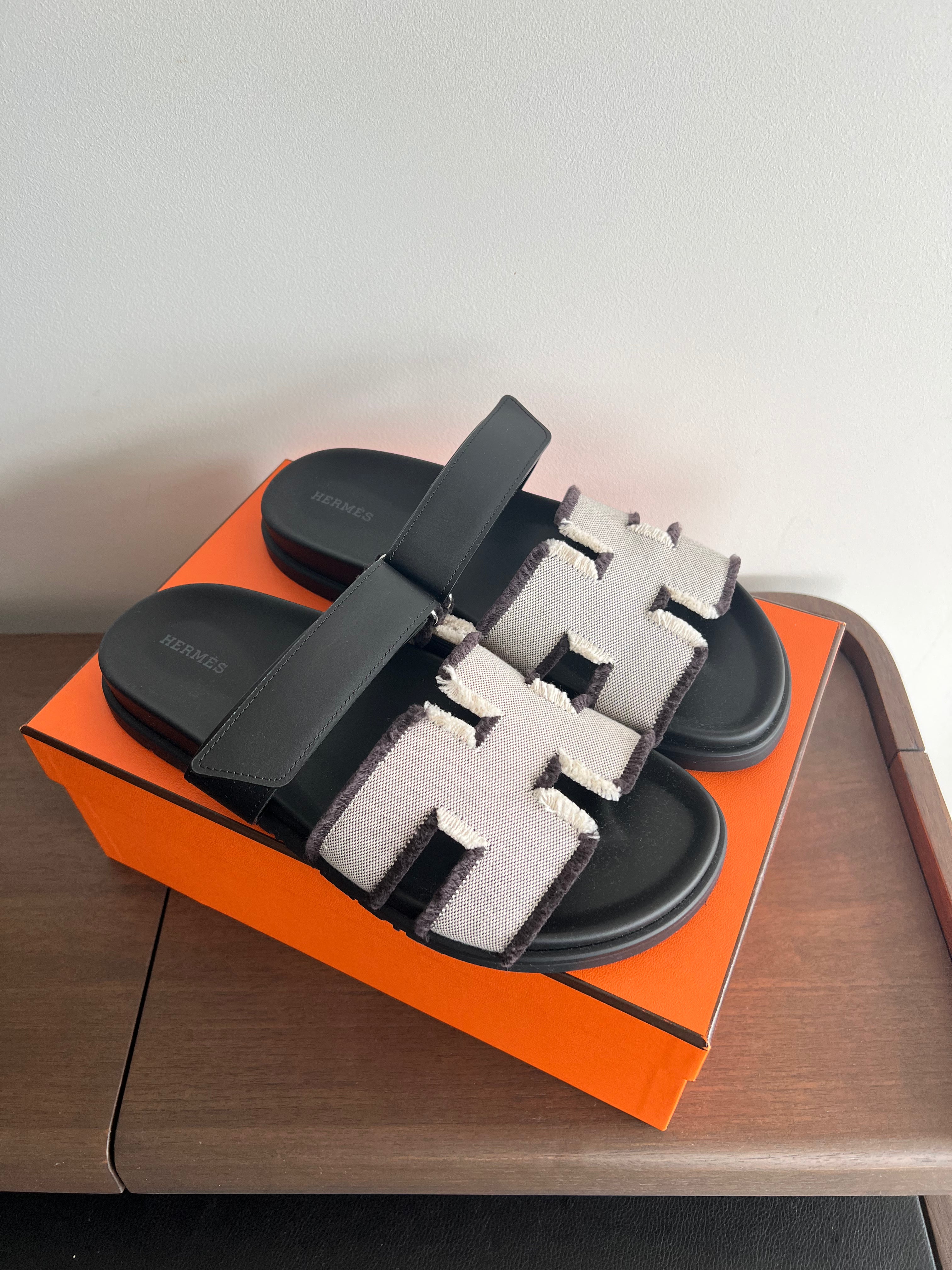 Hermès Chypre Sandals (Prunoir/Noir)、mySite、garminoutage.com