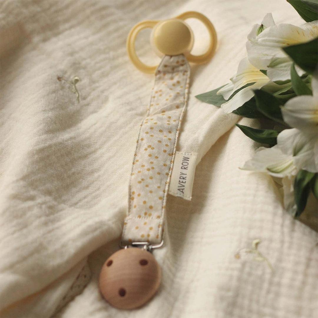  Avery Row Pacifier Holder - Daisy Meadow、mySite、merchandisen