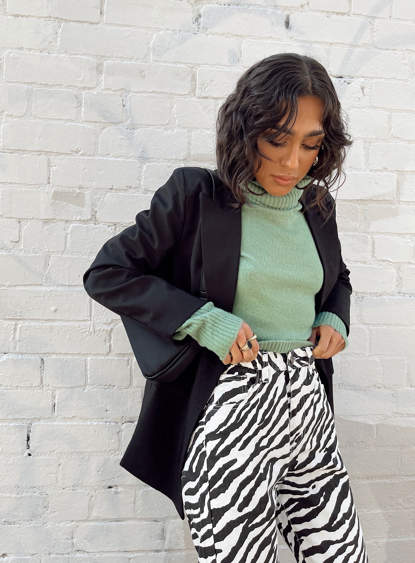 Nessie Blazer Black、mySite、solidvoid