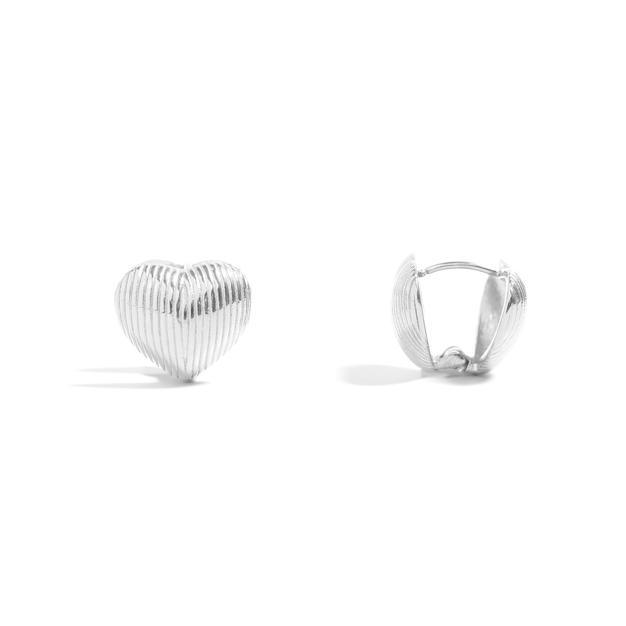 18K Gold PVD Stainless Steel Heart Huggie Earrings / ERJ0065、mySite、dreamappss