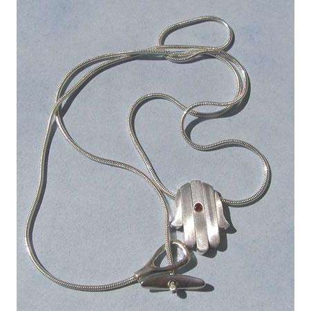 Michael Bromberg Hamsa Hand Necklace with Garnet、mySite、topwebapps