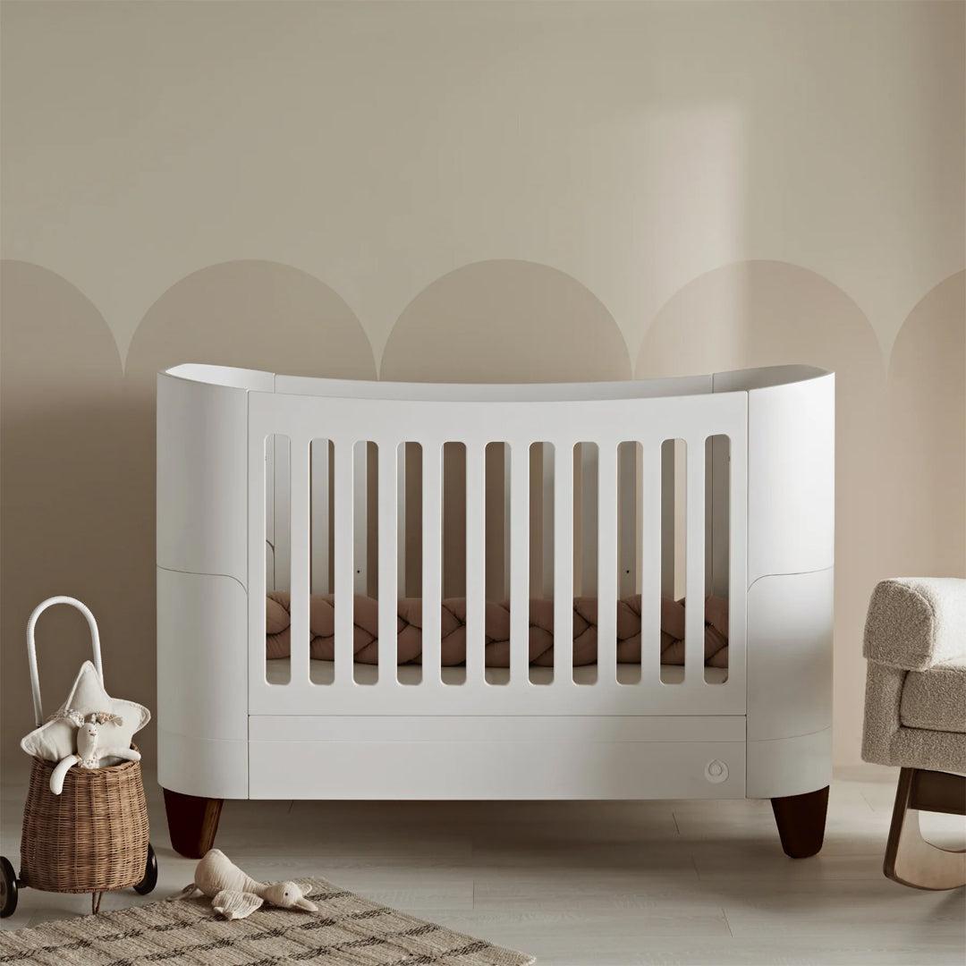  Gaia Baby Serena All-In-One - Includes Bedside (Incl Bedside mattress), Mini Cot & Cot Bed - White / Walnut、mySite、merchandisen