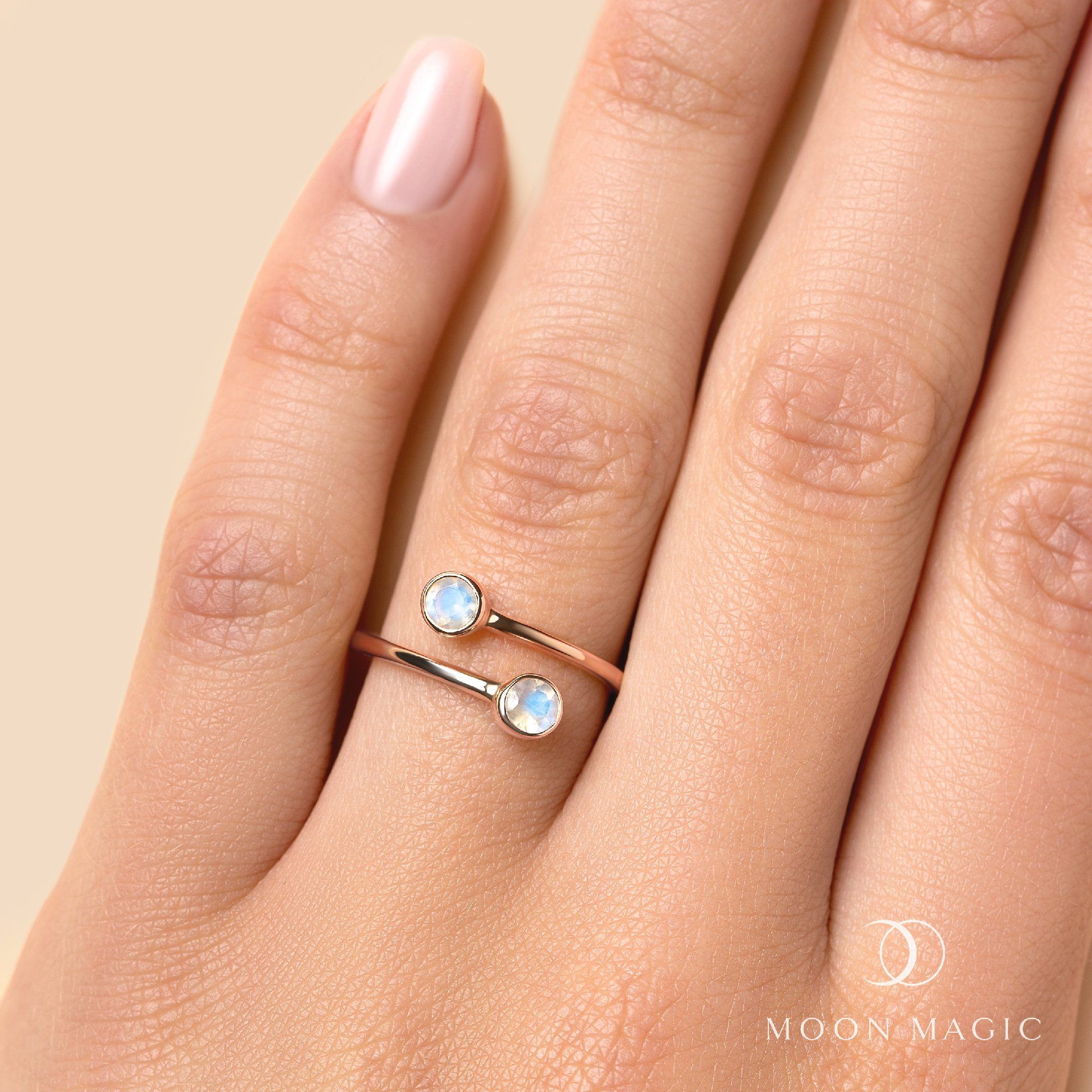 Adjustable Moonstone Ring - Evolve、mySite、hinf8tx79