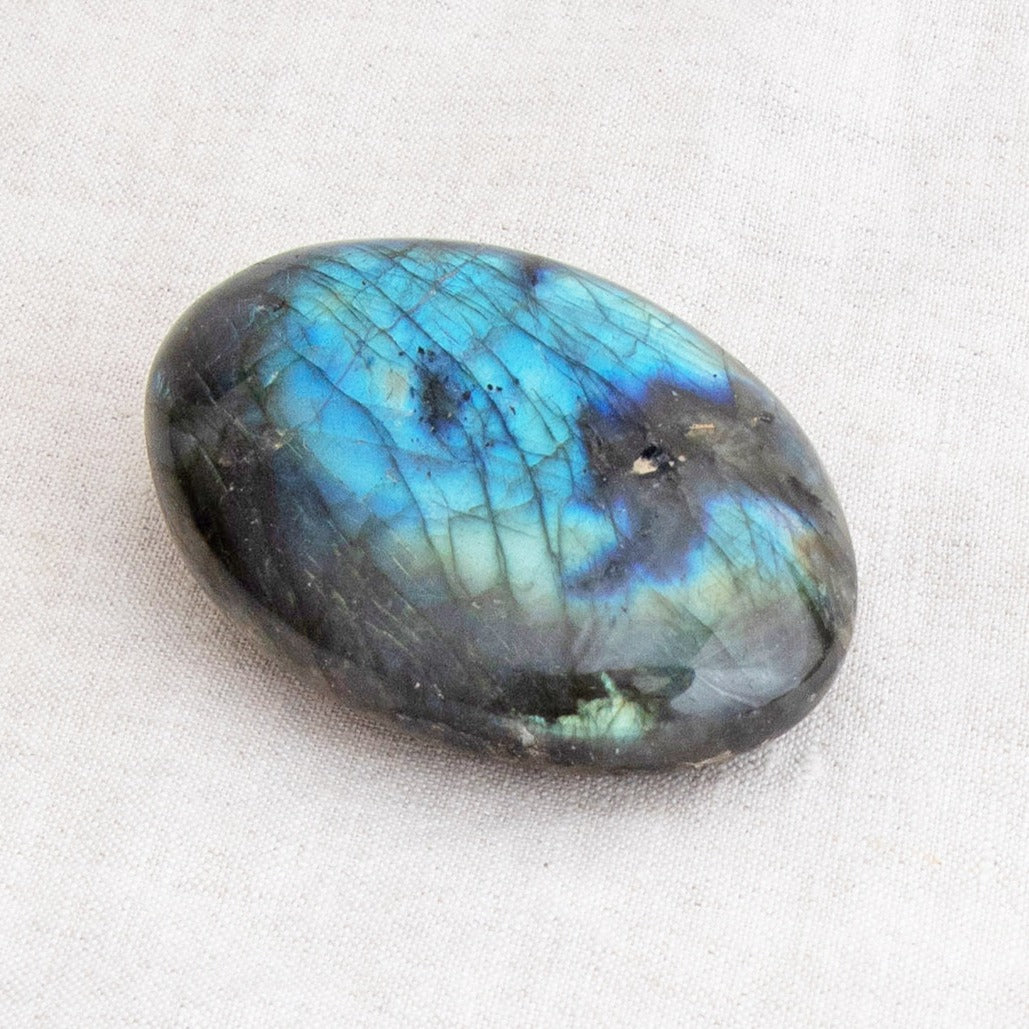 Labradorite Blue Flame Palm Stone、mySite、hinf8tx79