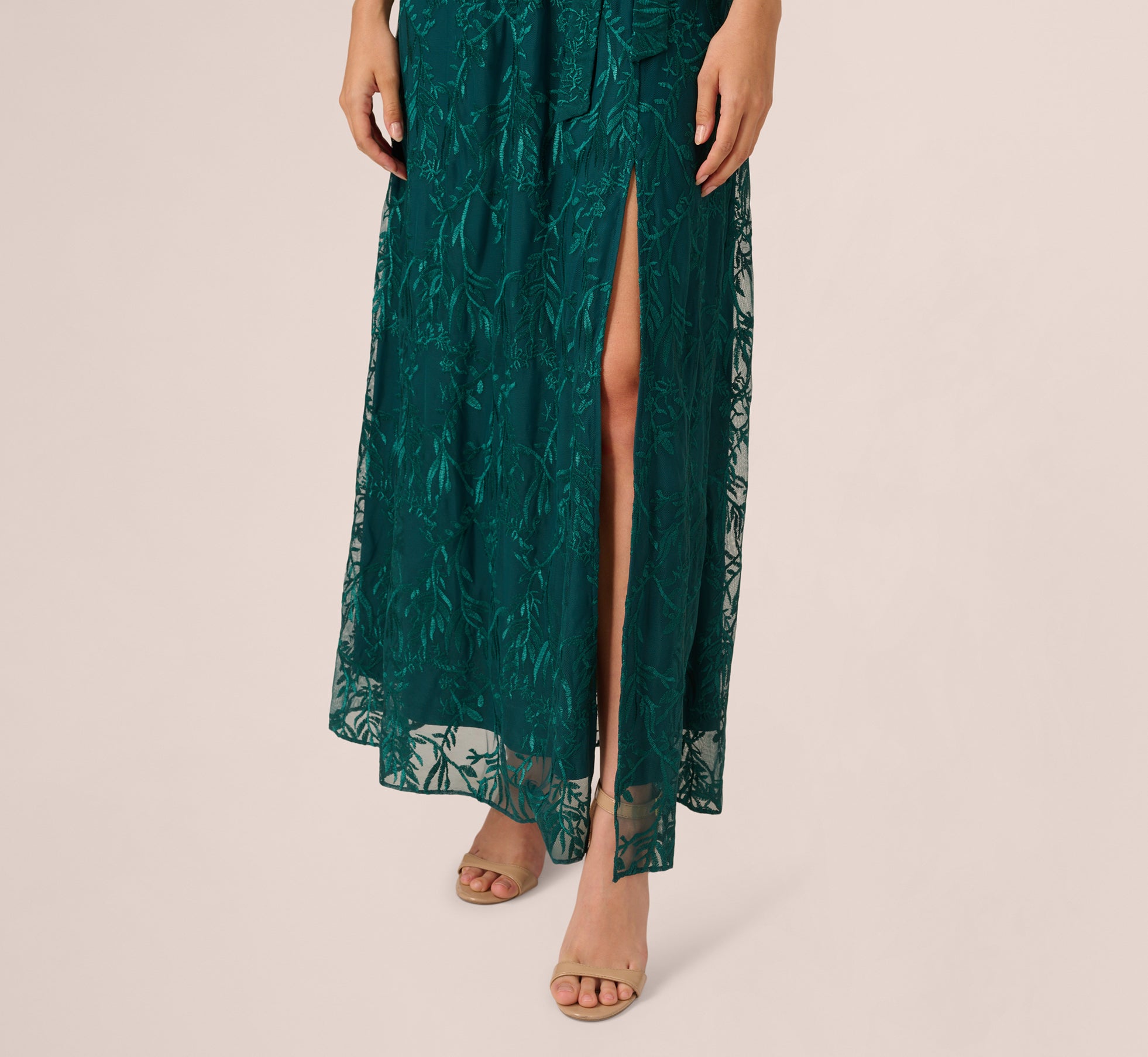 Embroidered Lace Maxi Dress In Hunter、mySite、solidvoid