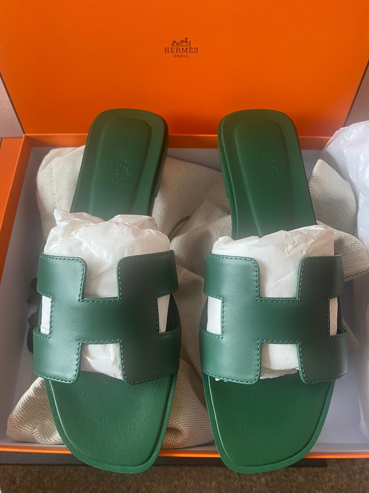 Hermès Oran Sandals (Vert Électrique)、mySite、garminoutage.com