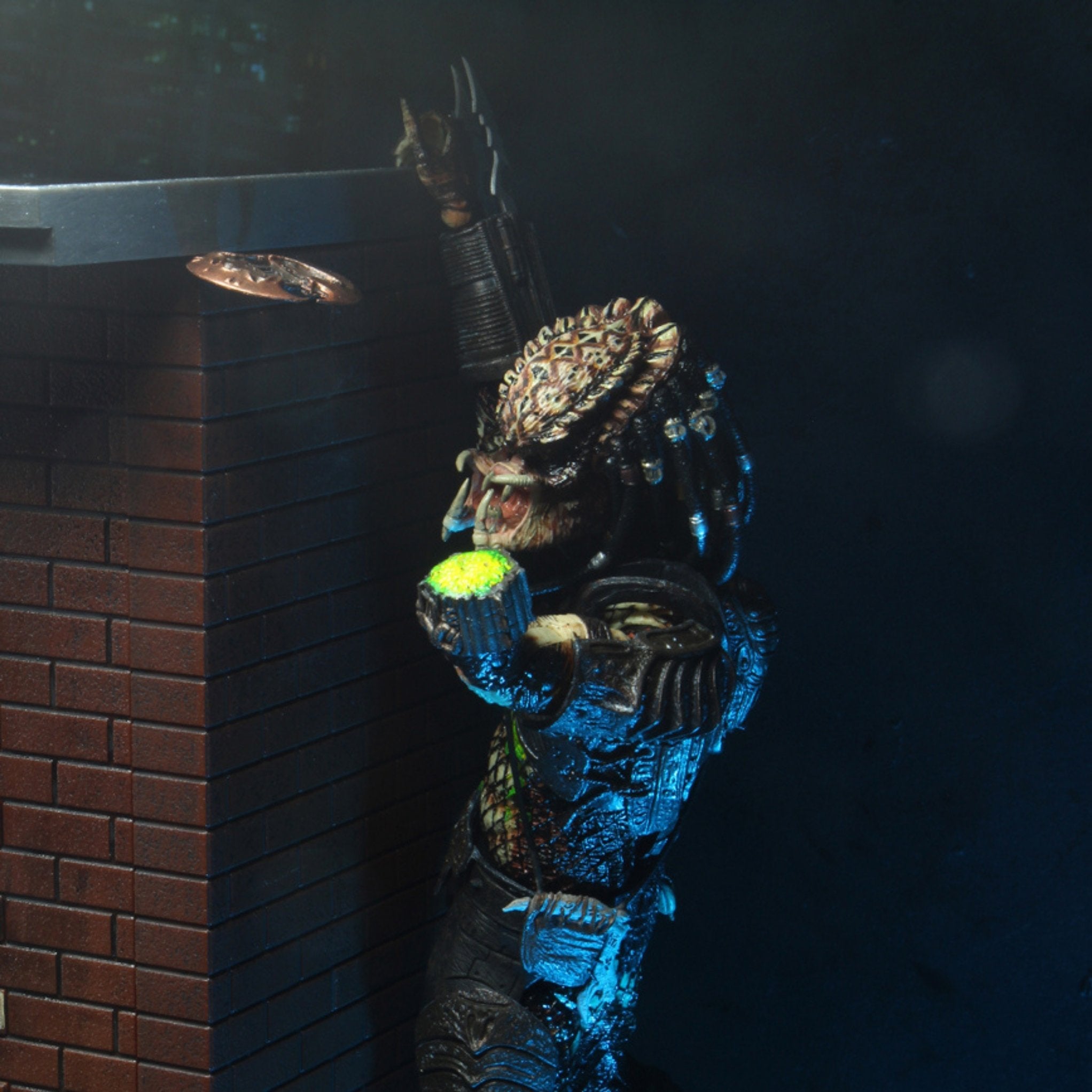 NECA Predator Ultimate City Hunter (Battle Damaged)、mySite、hgirdovlk