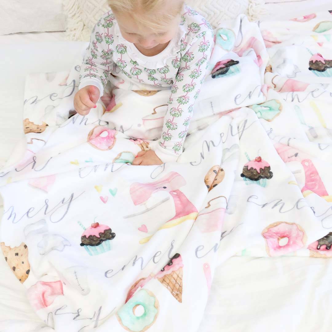  Bella's Bake Shop Personalized Toddler Blanket、mySite、layawaytickets