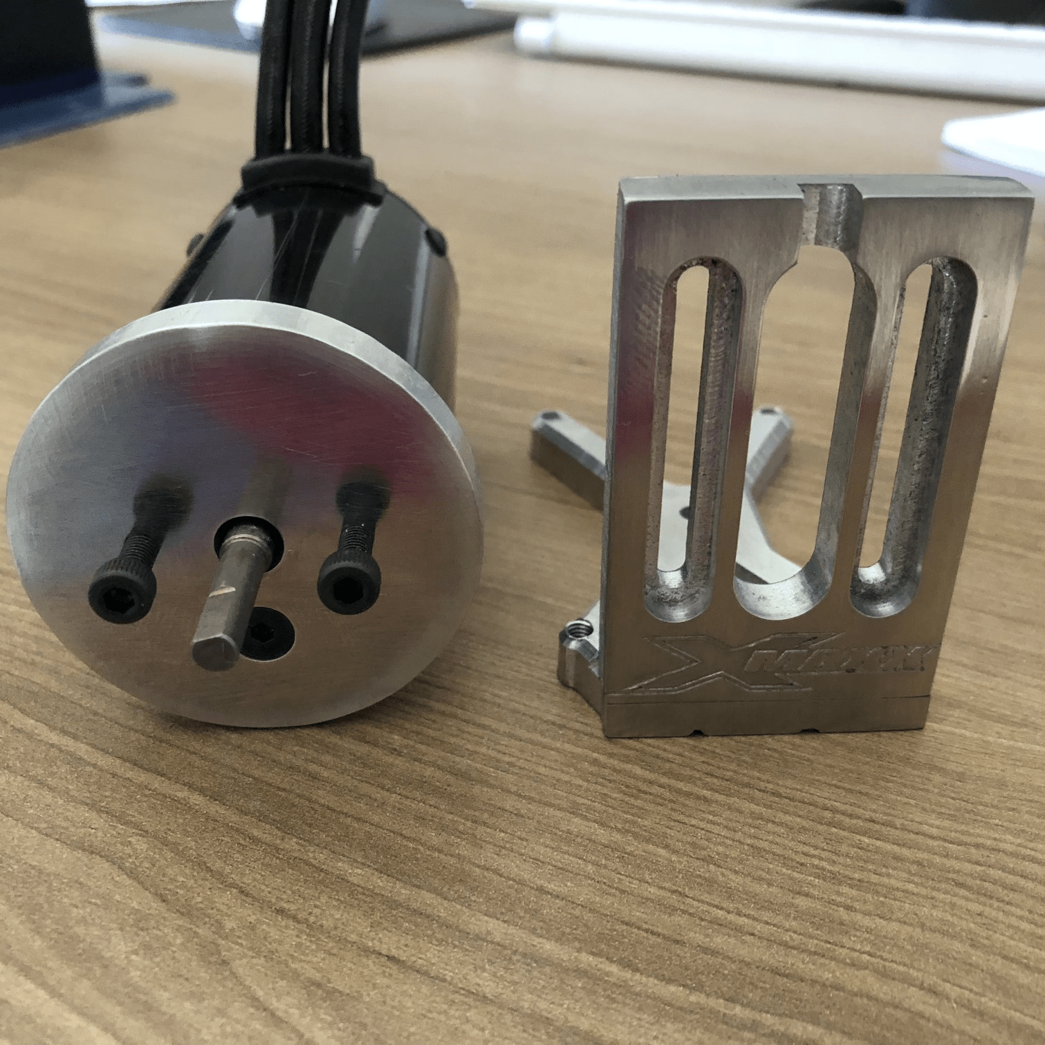  STP1002, Motor Mount for Stock Combo Compatible with Traxxas Xmaxx、mySite、merchandisen