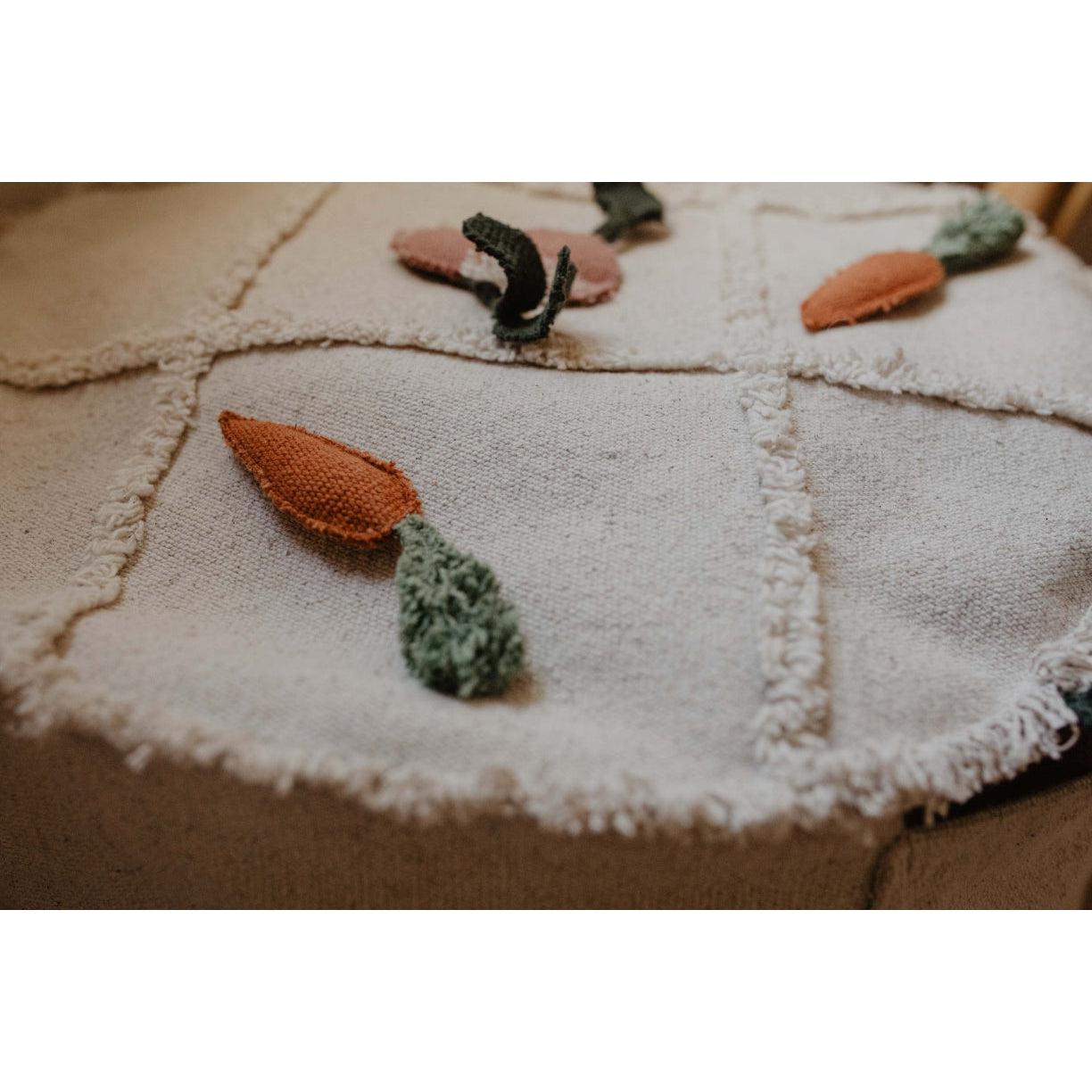 Oli & Carol Tic-Tac-Toe Pouf、mySite、gigharbornorthrealestate