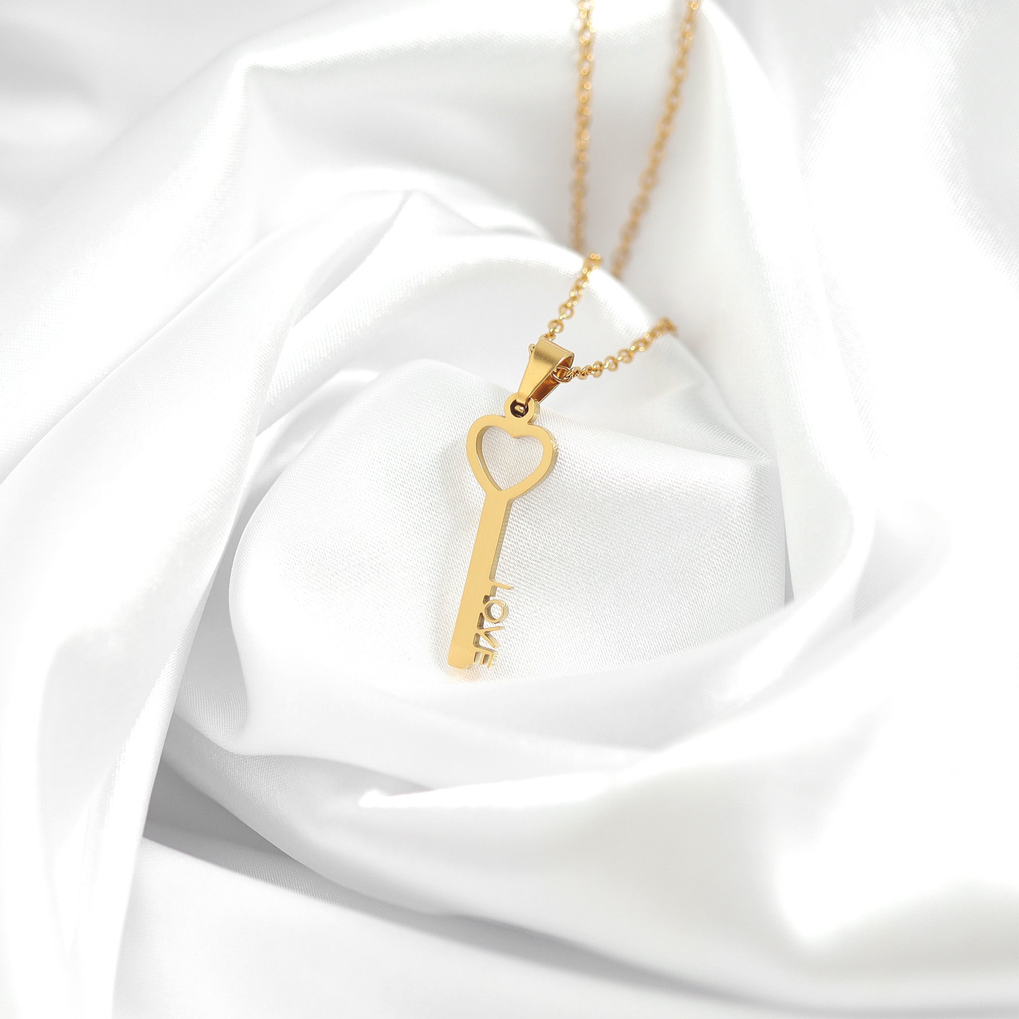 18K Gold PVD Stainless Steel Love Key Pendant Necklace / CHN0070、mySite、dreamappss