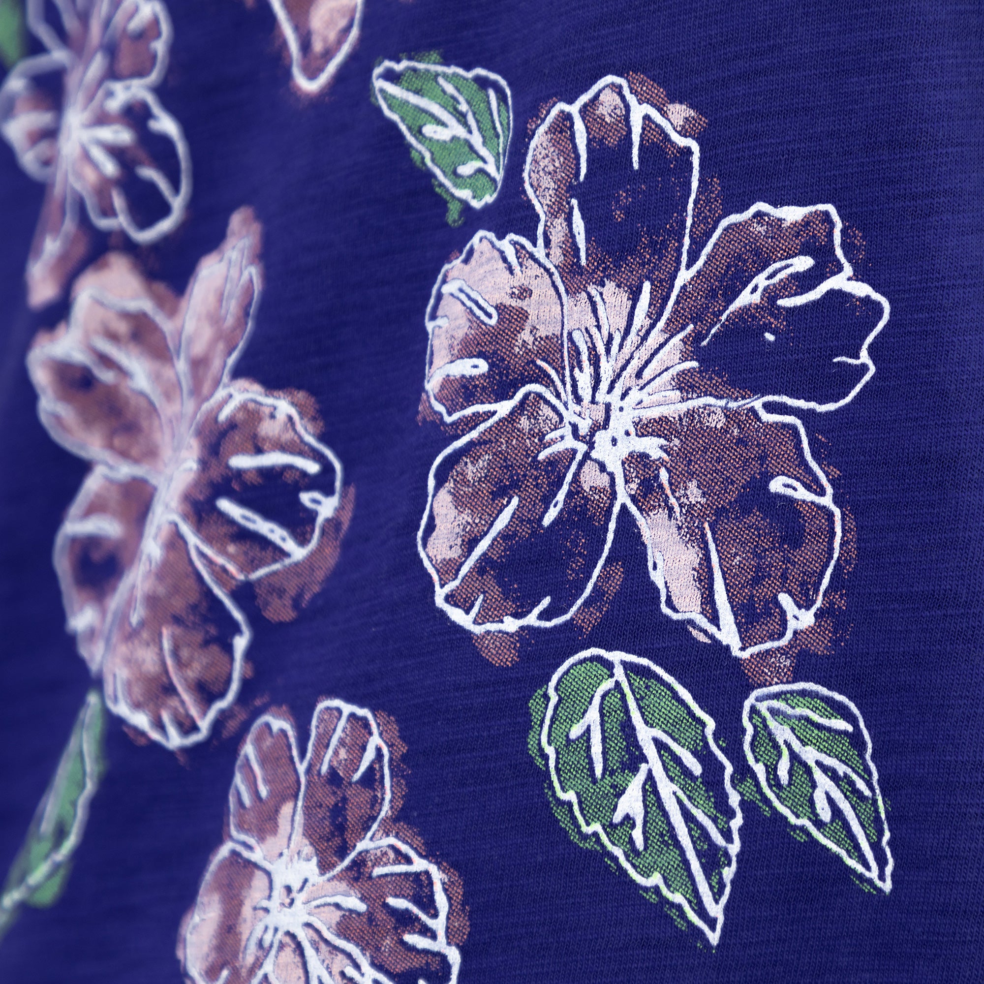 Hibiscus & Paws Bamboo Blend V-Neck Tee、mySite、camillekostekn