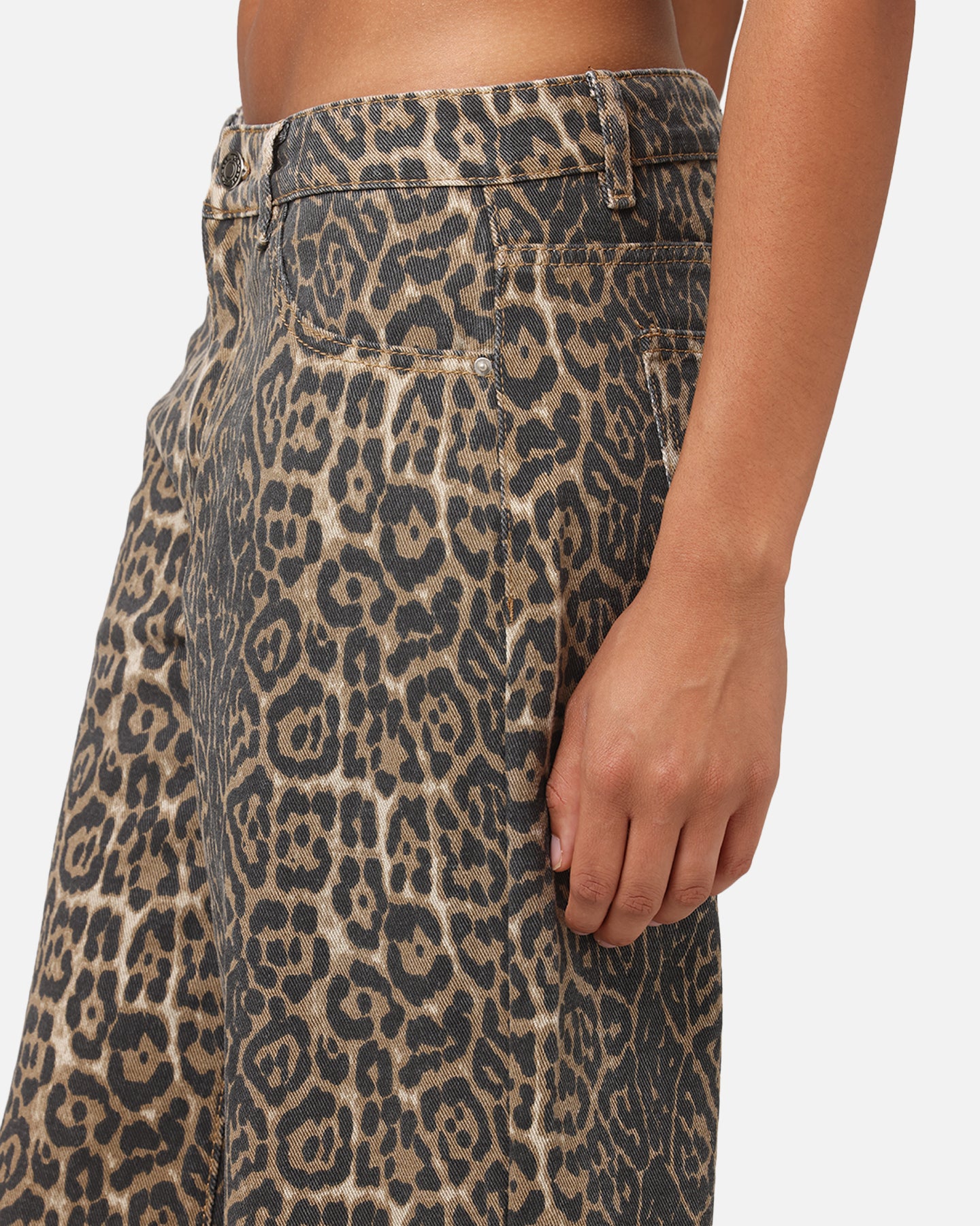 {product_title} - {shop_name}