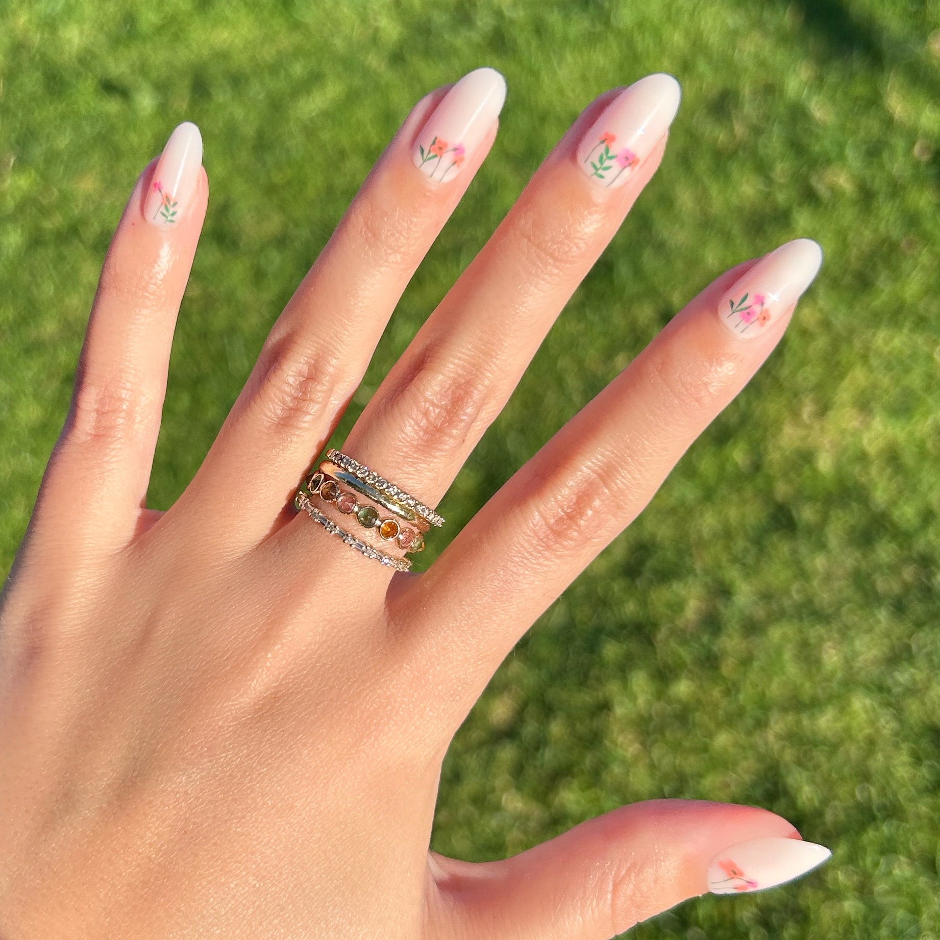 Floral Fields - Press-On | Medium | Oval、mySite、solidvoid