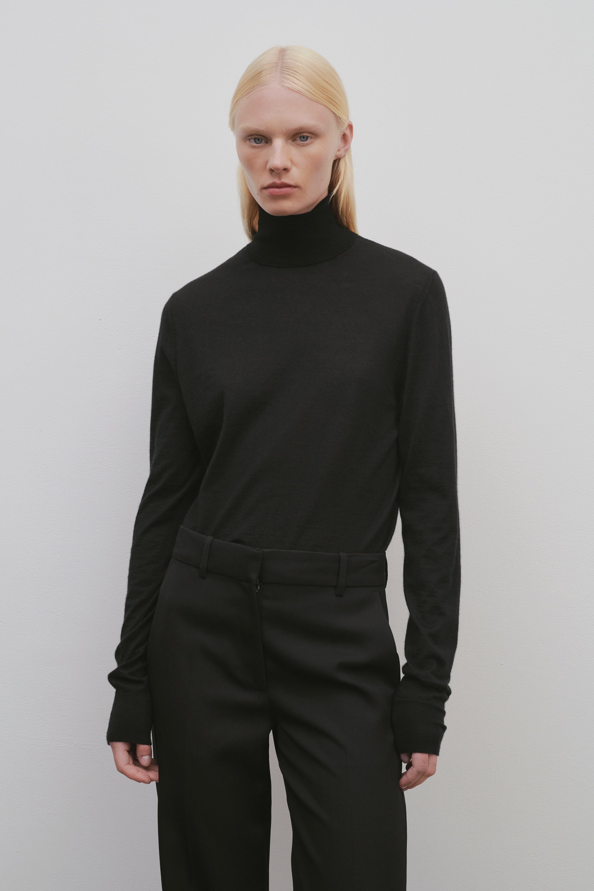 Eva Turtleneck in Cashmere、mySite、aoinhome
