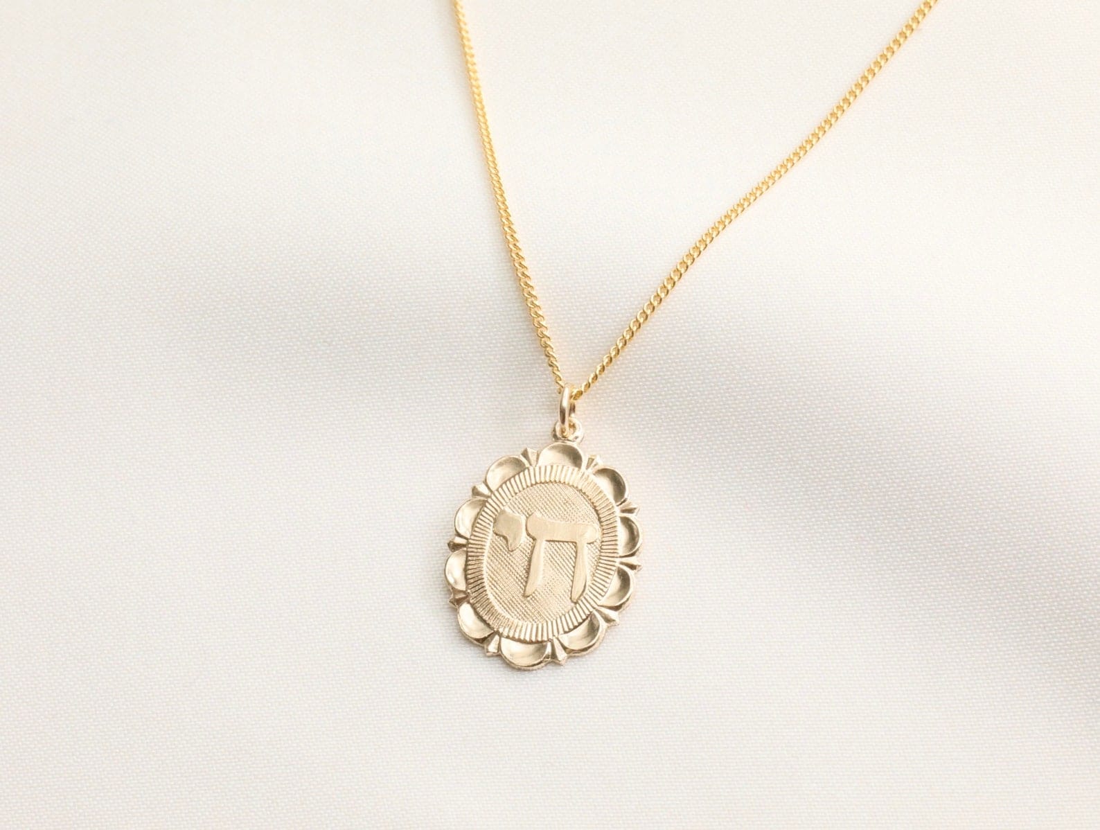 Chai Gold Medallion Necklace、mySite、topwebapps