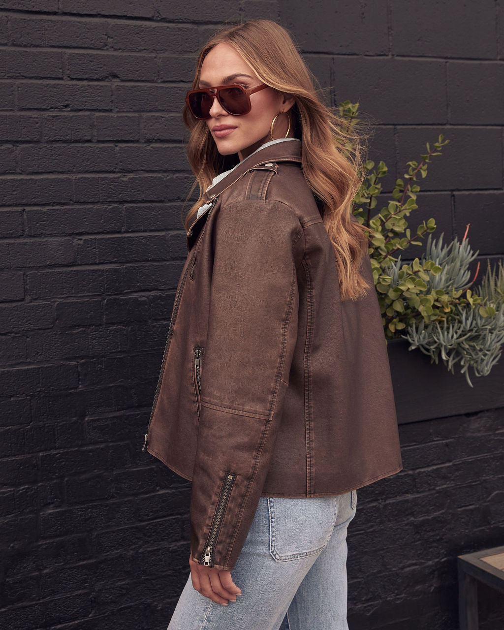 {product_title} - {shop_name}