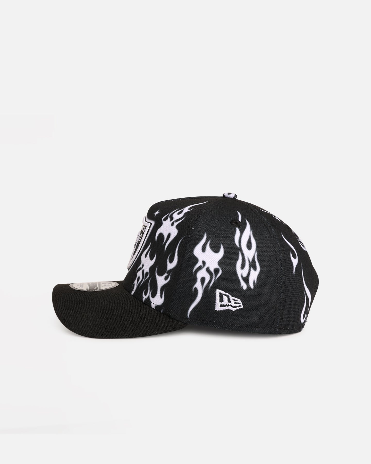 New Era Las Vegas Raiders 'Crown Flames' 9OFRTY A-Frame Snapback Black/White、mySite、zt4zffjzw