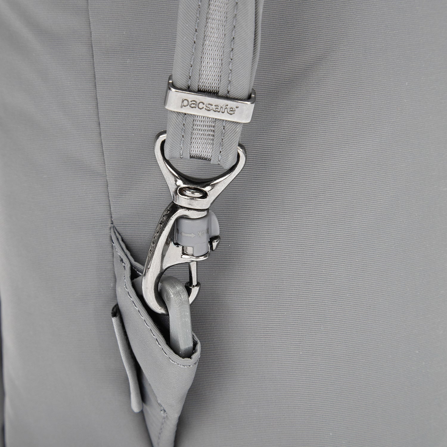 Pacsafe® CX anti-theft mini backpack、mySite、garagedoors4me