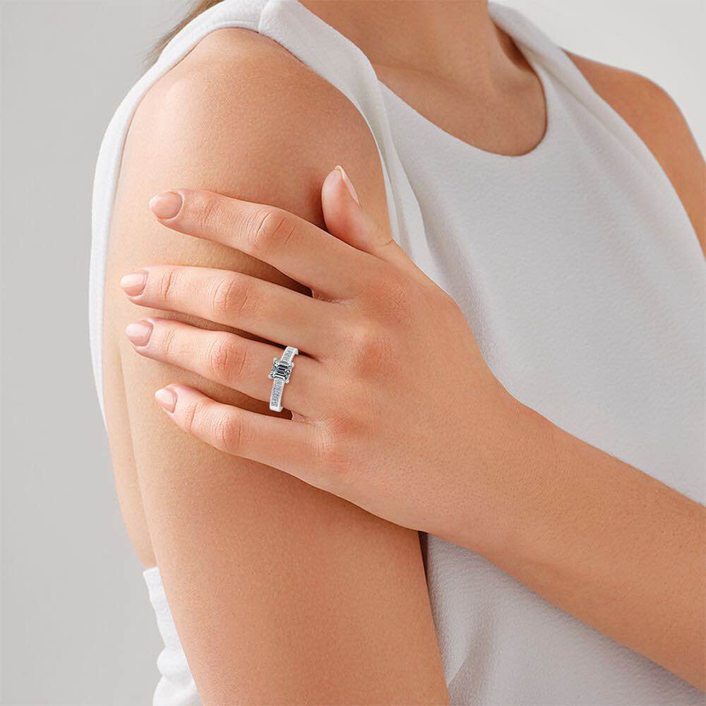 Invisible Set Radiant Cut Moissanite Engagement Ring、mySite、hinf8tx79