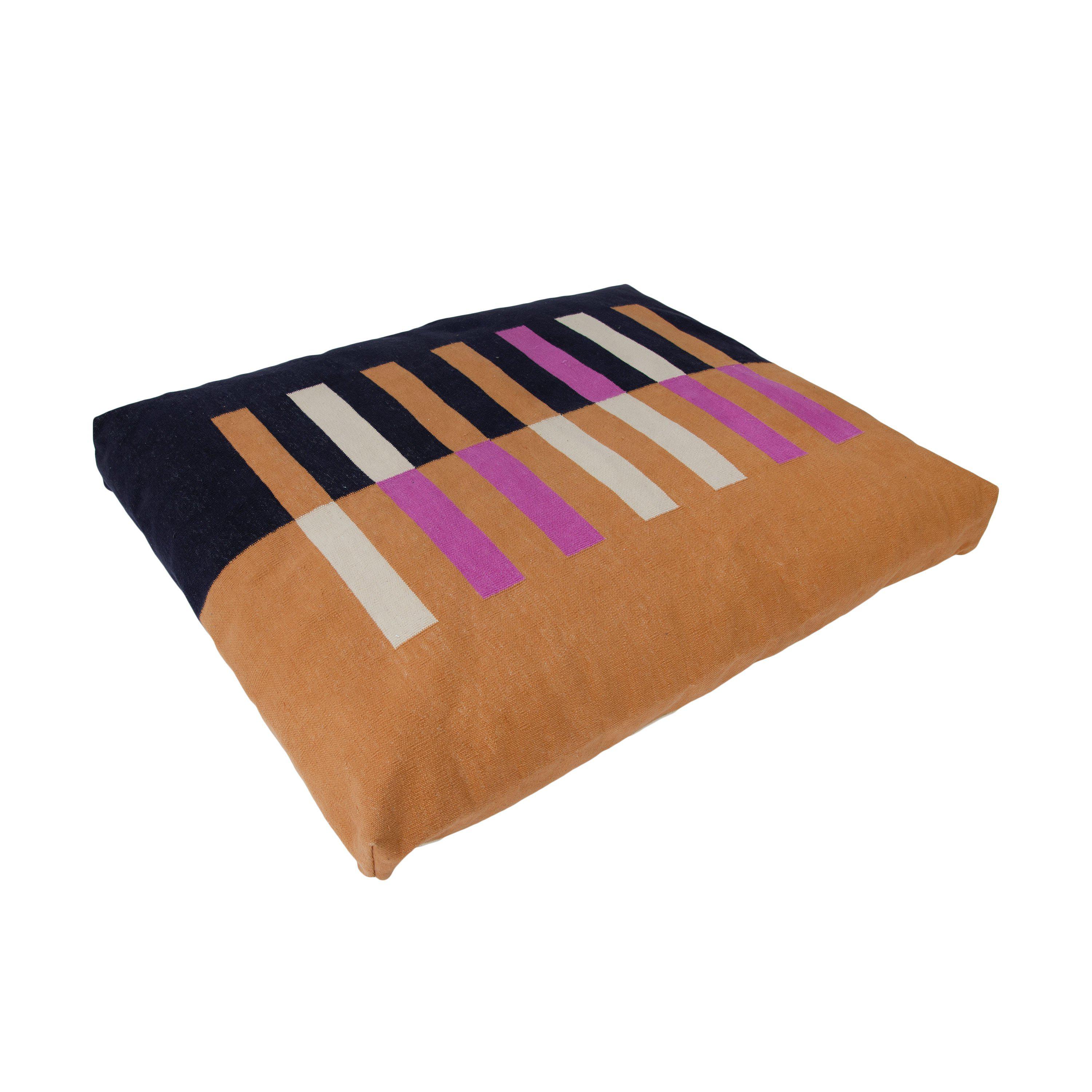 Stripe Dog Bed、mySite、gigharbornorthrealestate