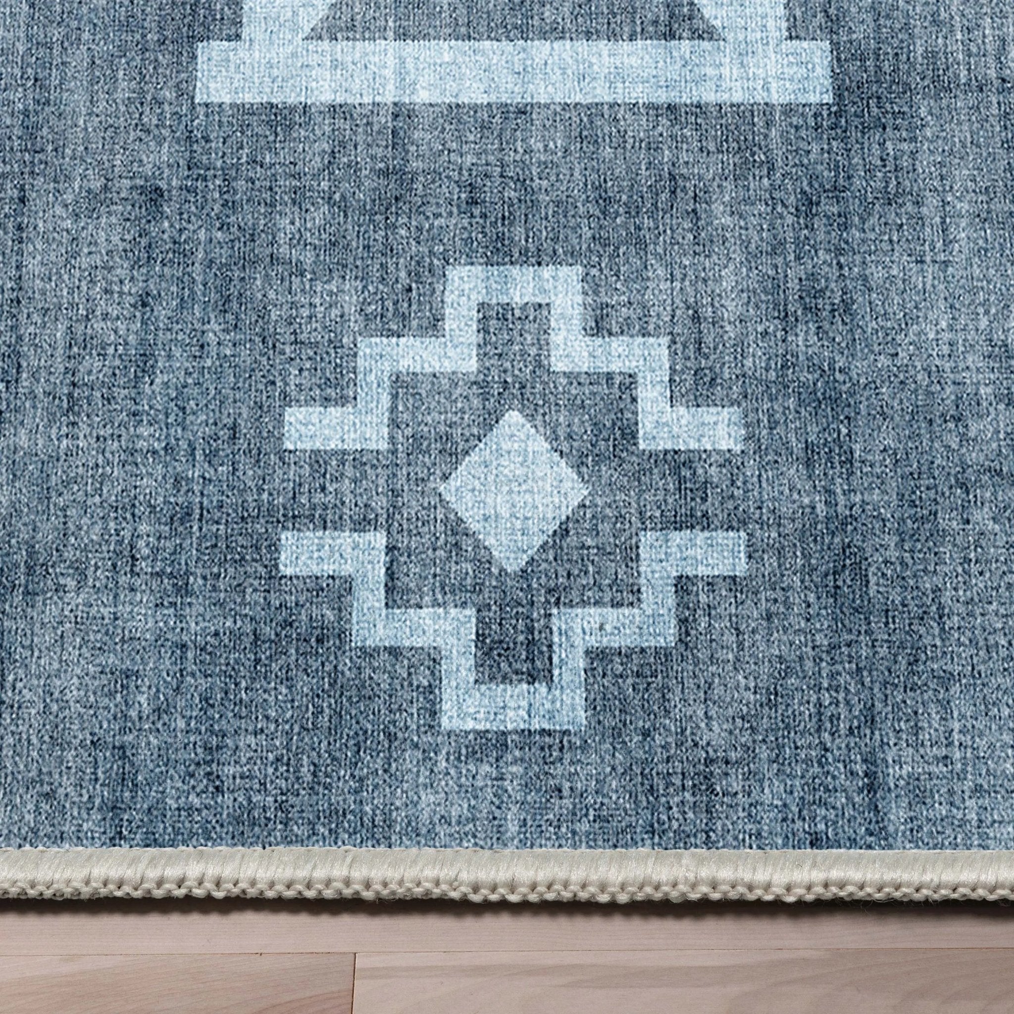 Bottineau Distressed Southwestern Flat-Weave Rug、mySite、gigharbornorthrealestate