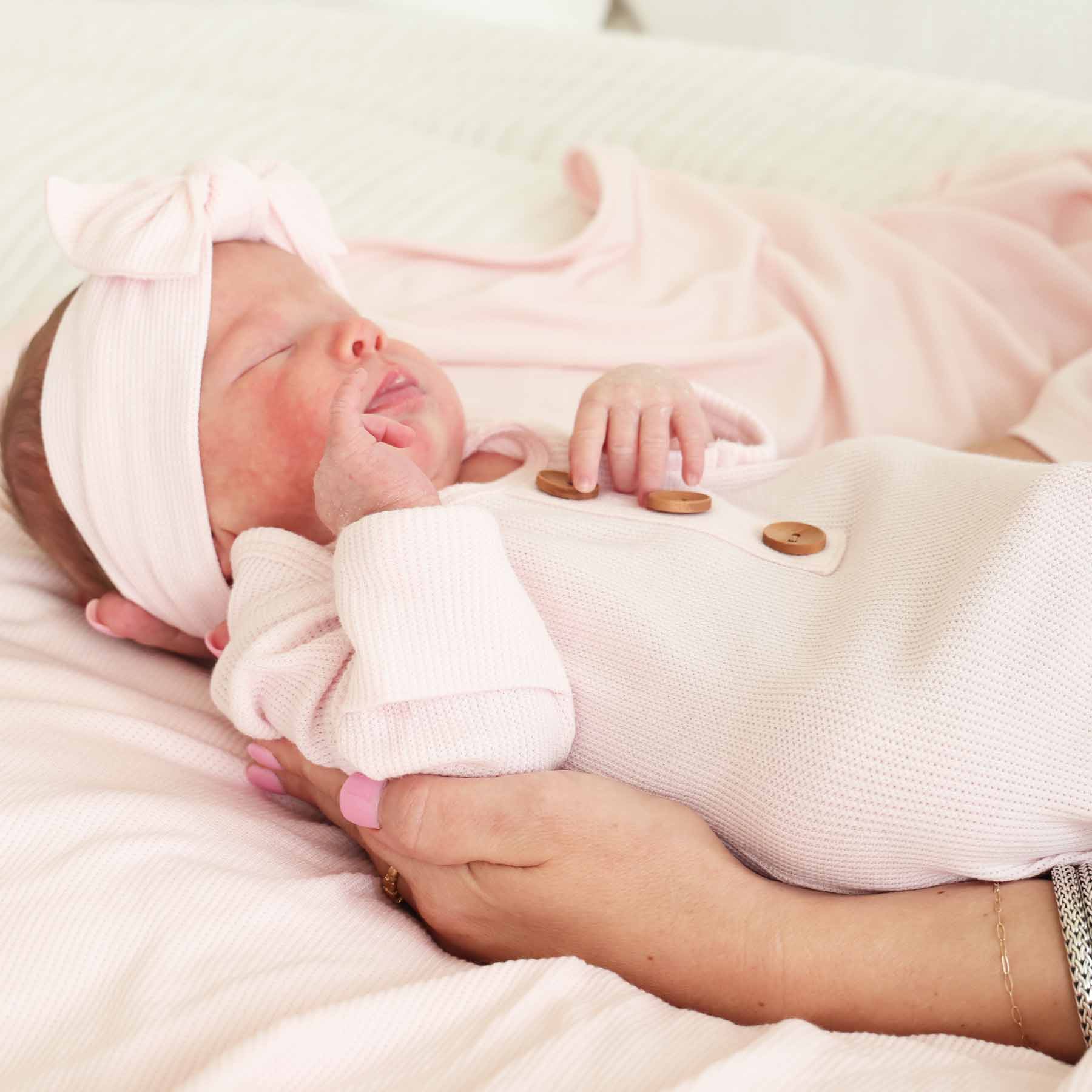  Pearl Pink Bamboo Waffle Newborn Baby Knot Gown & Hat Set、mySite、layawaytickets
