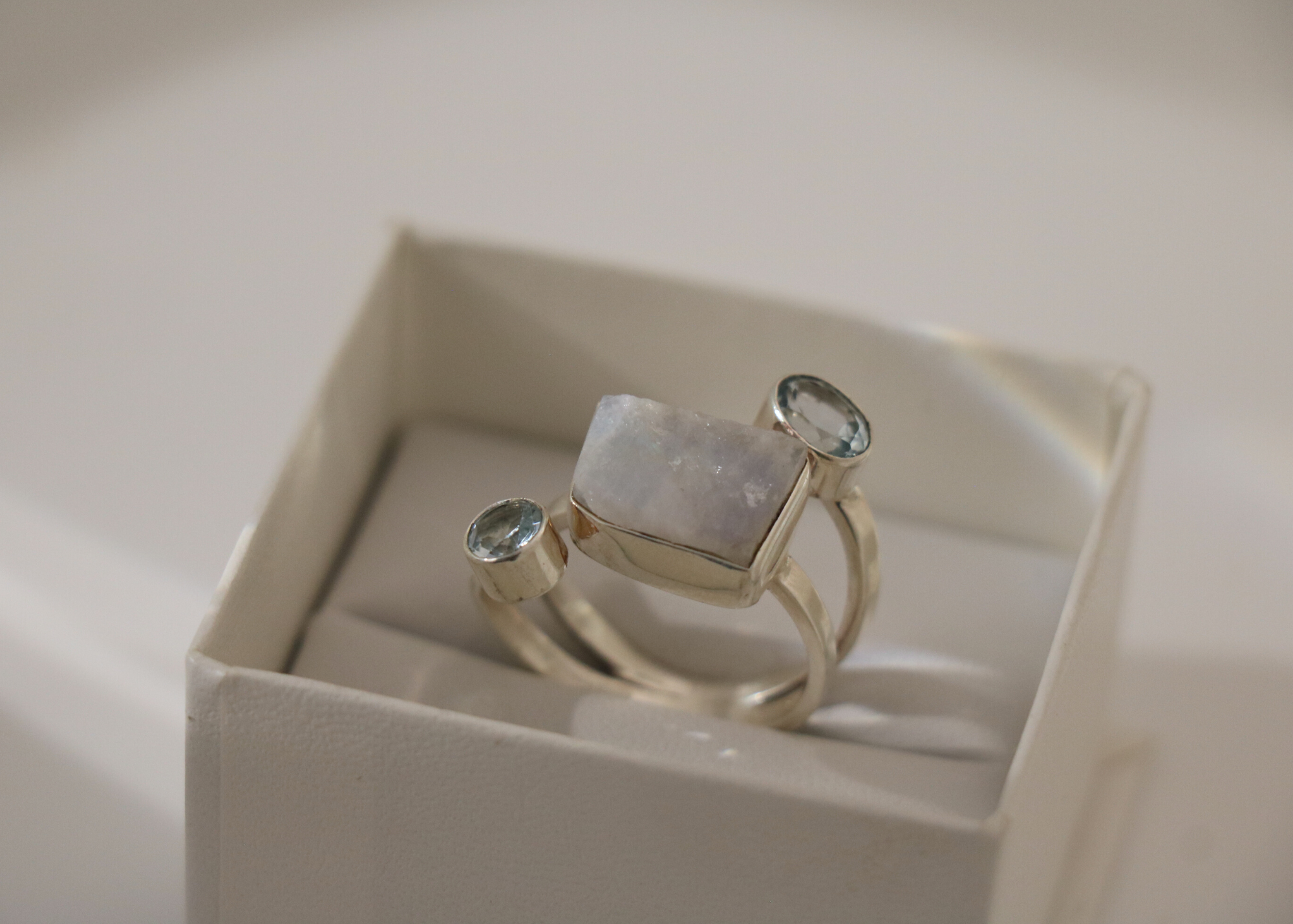 Rainbow Moonstone and Aquamarine Ring (Sterling Silver)、mySite、topwebapps